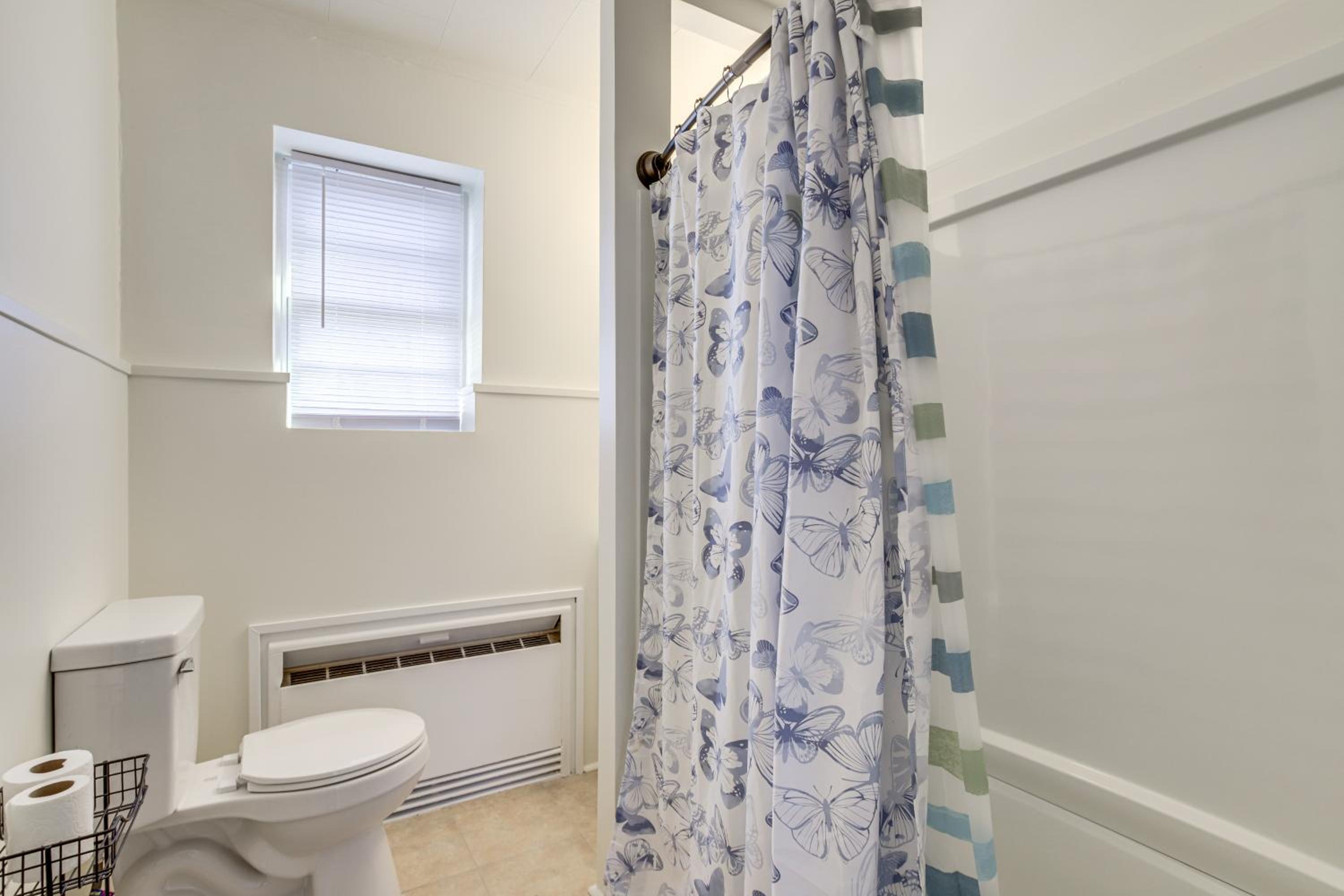 Waterfront Gem Less Than 1 Mi to Dtwn Cambridge!