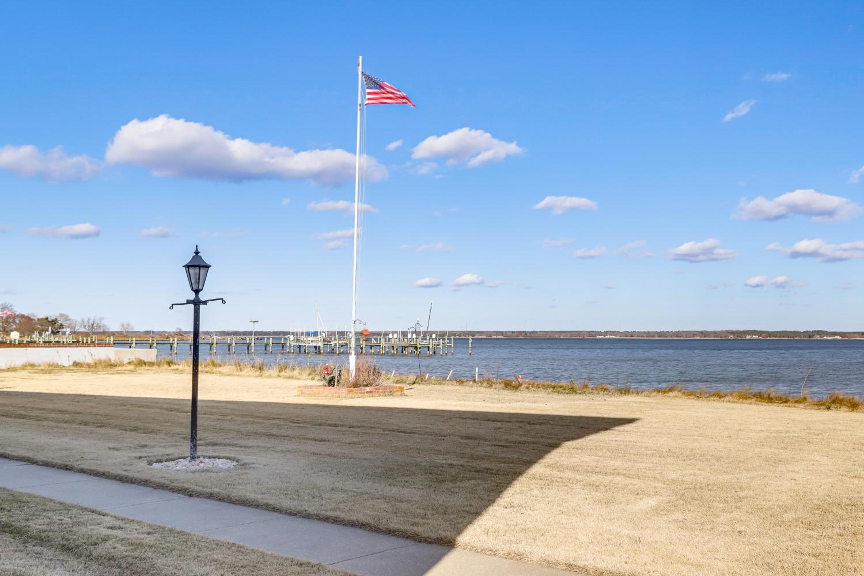 Waterfront Gem Less Than 1 Mi to Dtwn Cambridge!