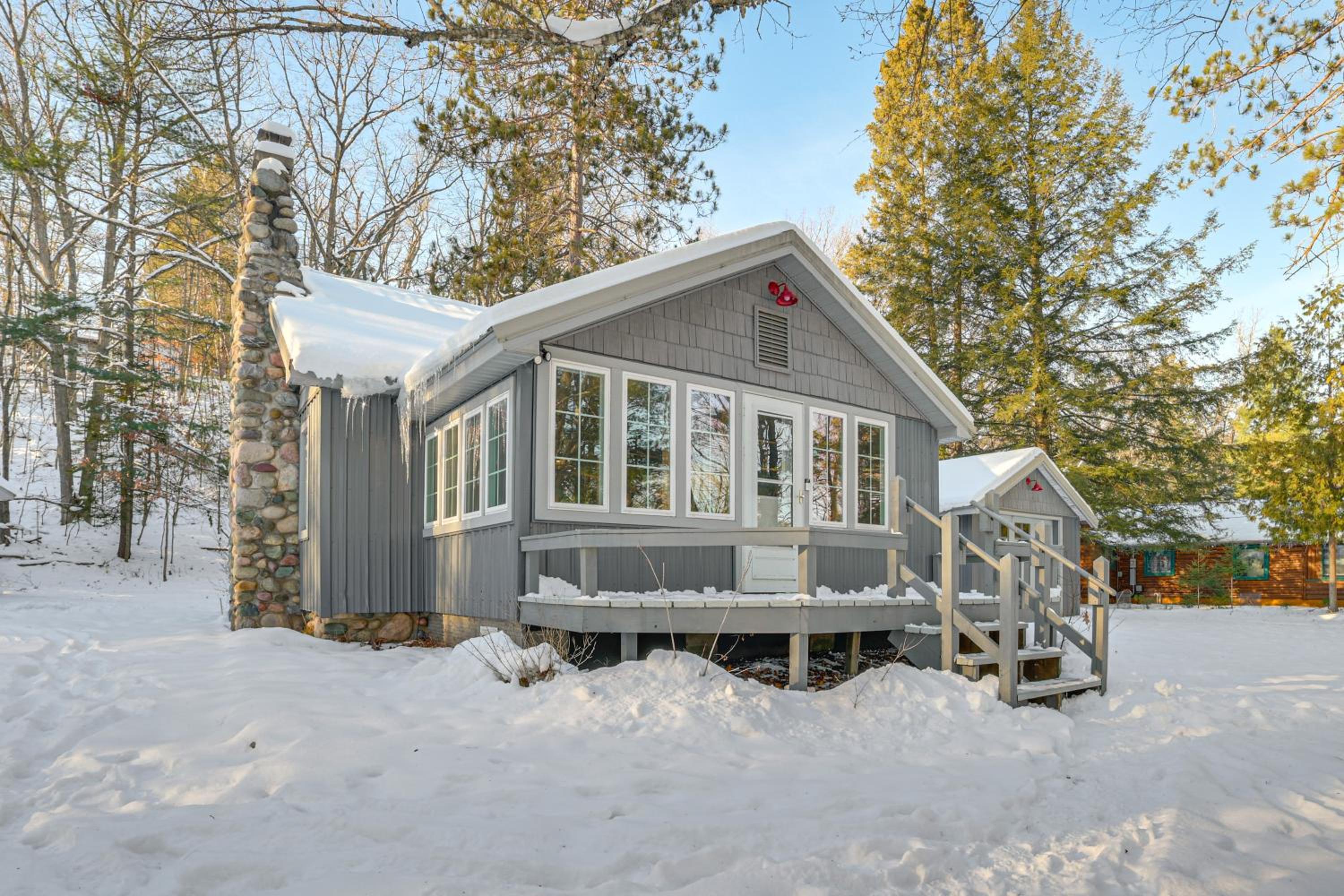 Sturgeon River Gem! Outdoor recreation galore