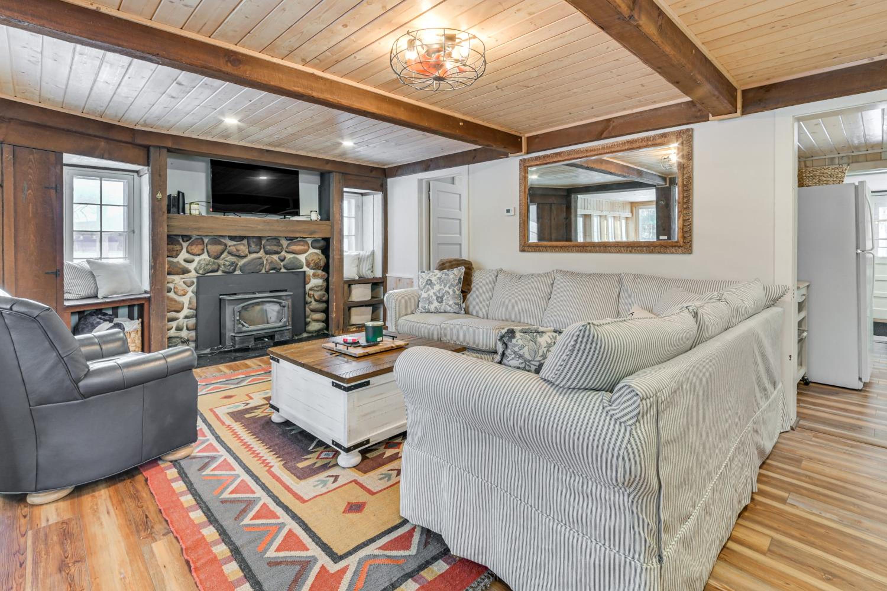 Sturgeon River Gem! Outdoor recreation galore