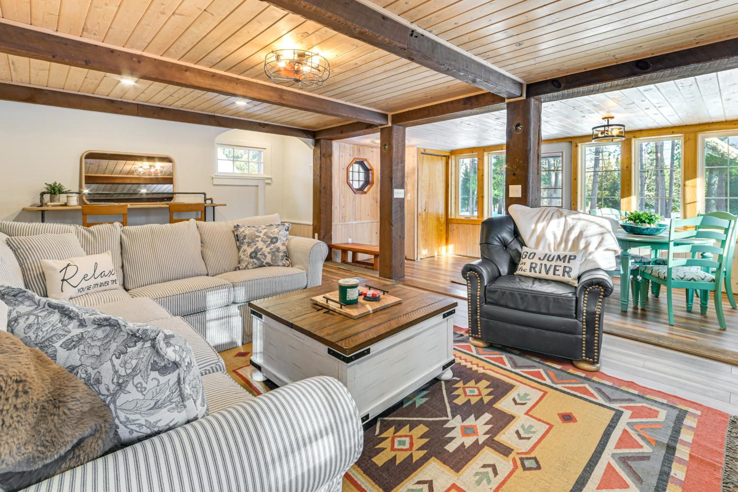 Sturgeon River Gem! Outdoor recreation galore