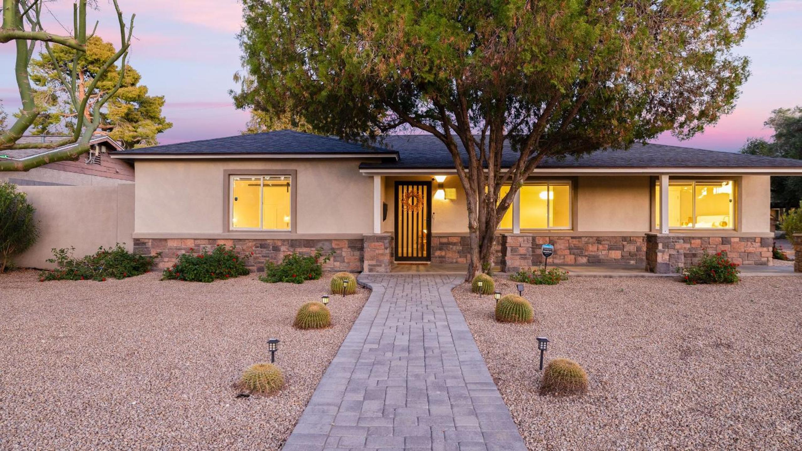 Fire Pit Covered Patio Near Old Town Scottsdale Arcadia Haven by AvantStay