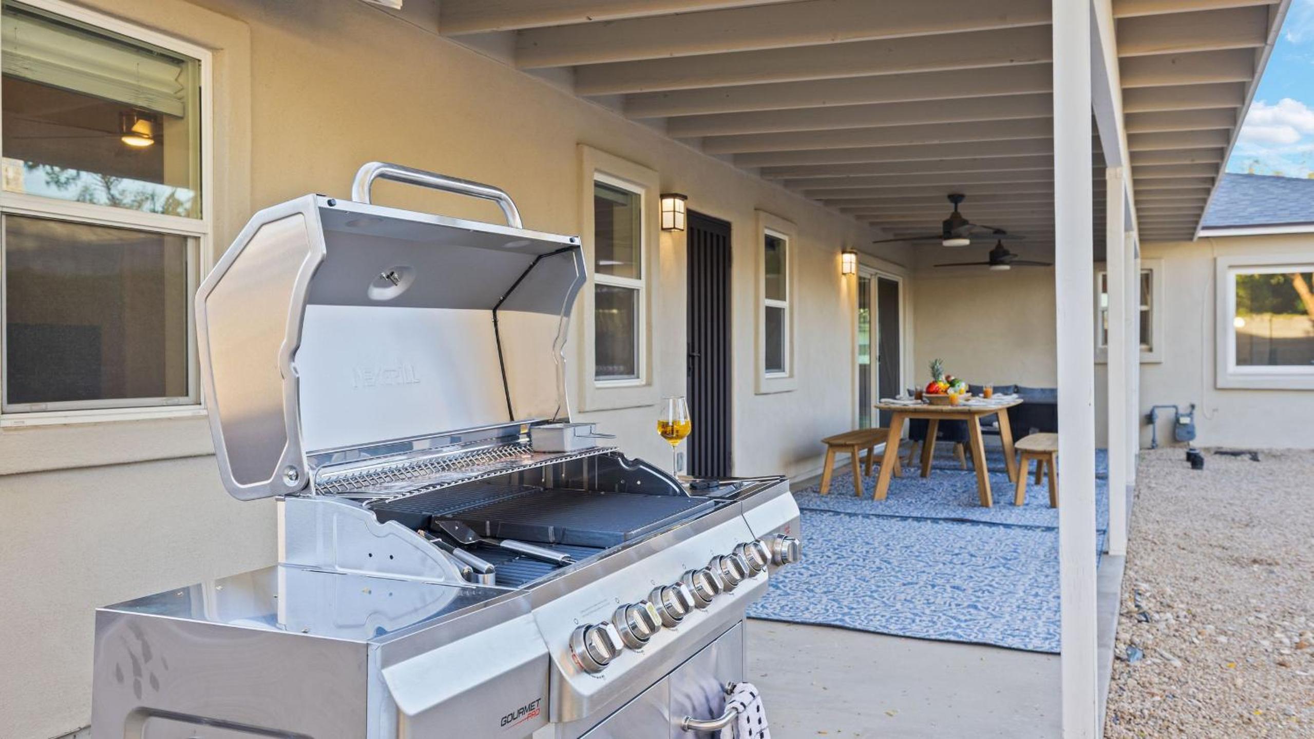Fire Pit Covered Patio Near Old Town Scottsdale Arcadia Haven by AvantStay