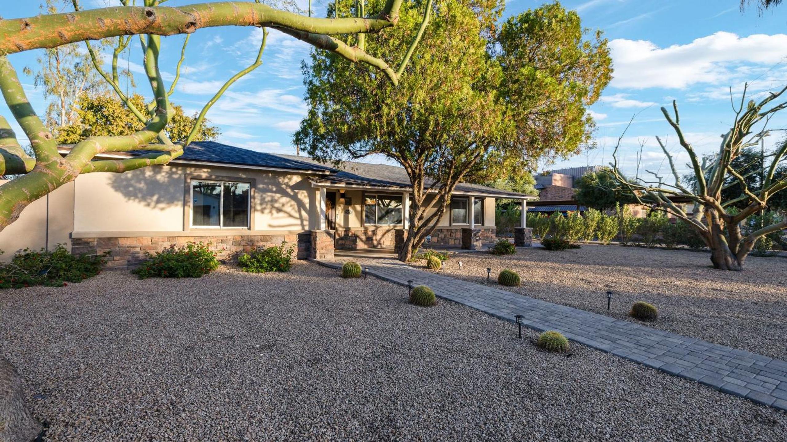 Fire Pit Covered Patio Near Old Town Scottsdale Arcadia Haven by AvantStay