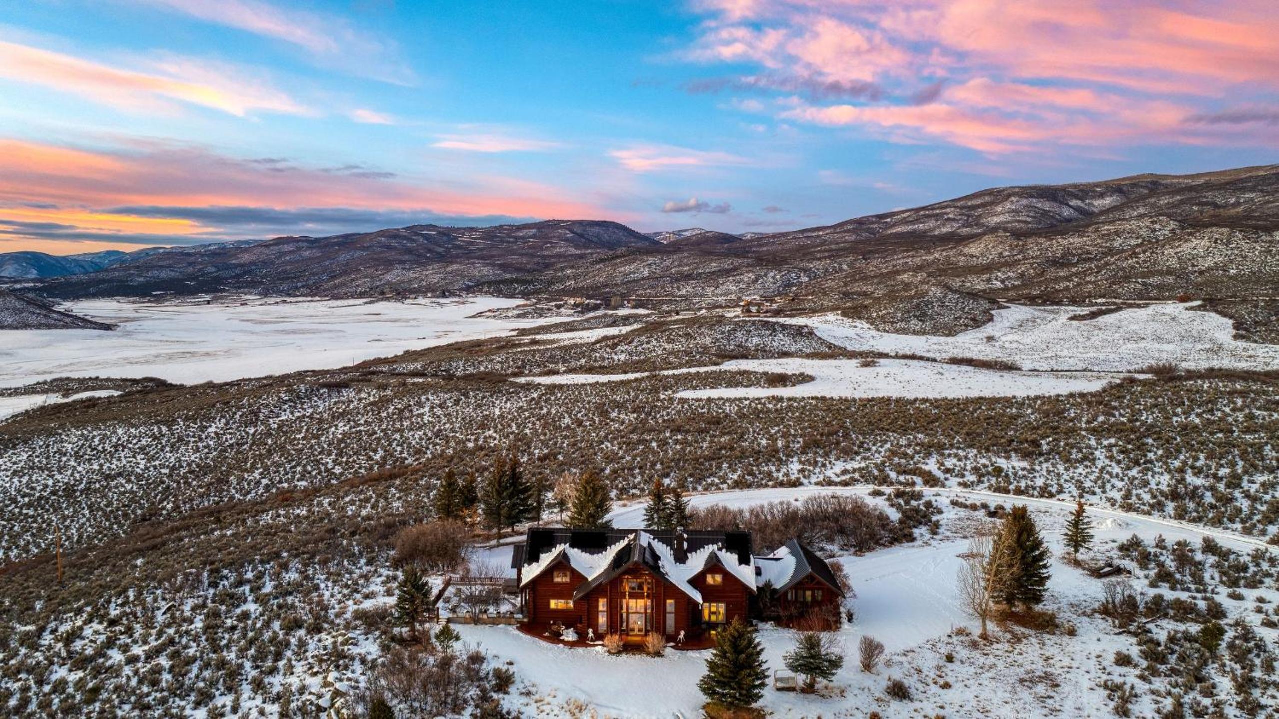 Sleeps 20 Secluded 7BDR Retreat on 71 Priv Acres Elkstone Lodge by AvantStay