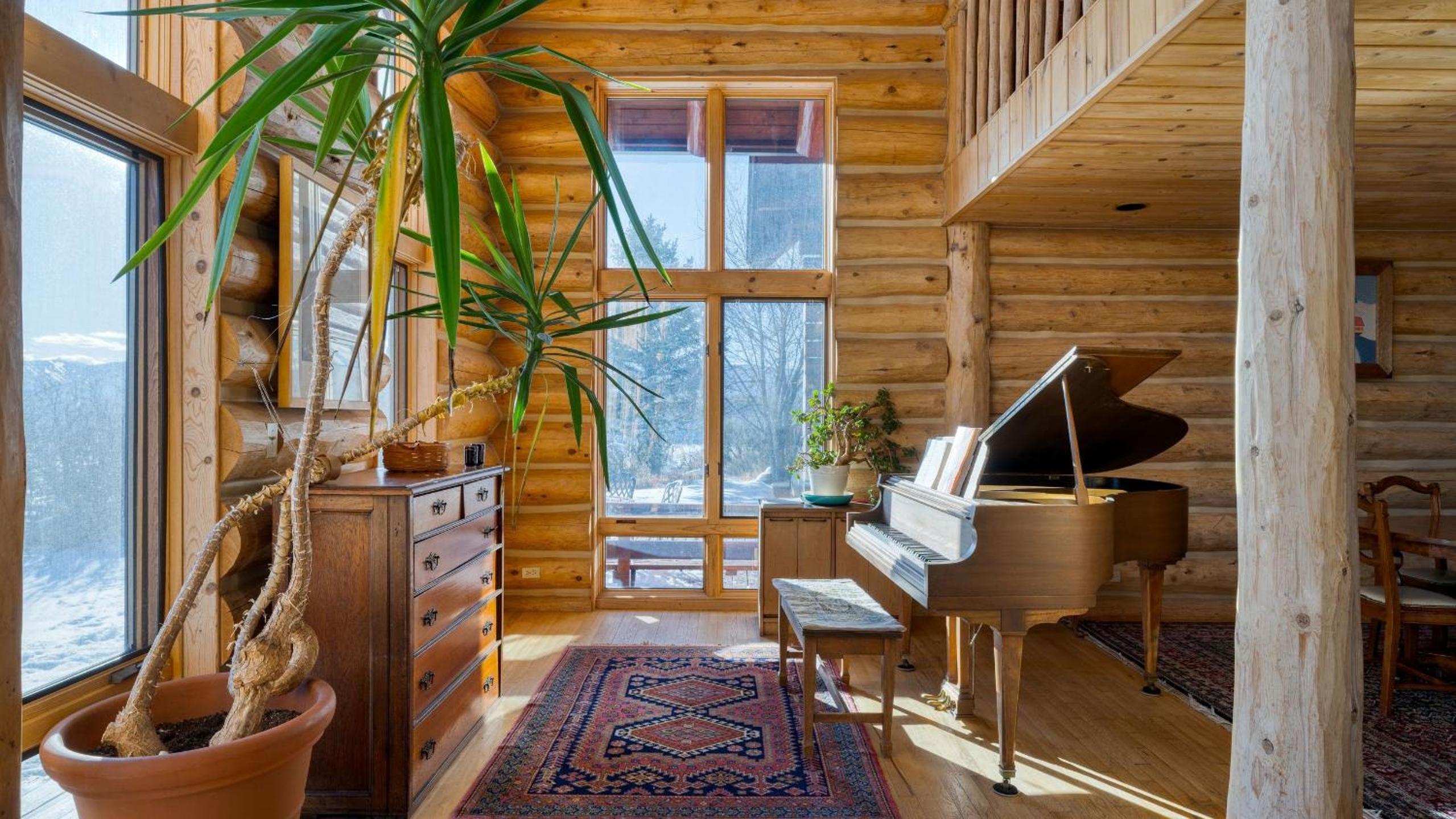 Sleeps 20 Secluded 7BDR Retreat on 71 Priv Acres Elkstone Lodge by AvantStay