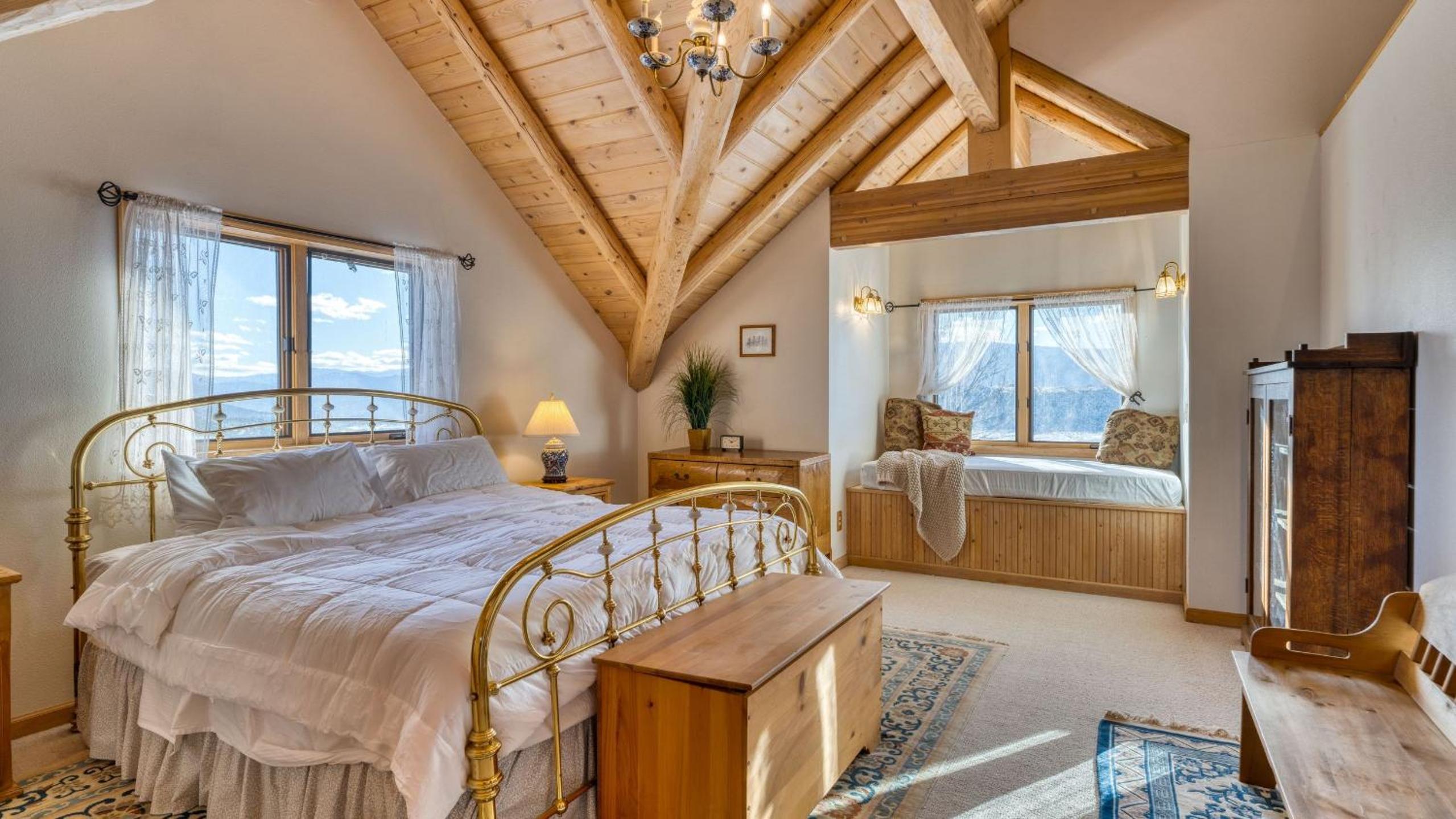 Sleeps 20 Secluded 7BDR Retreat on 71 Priv Acres Elkstone Lodge by AvantStay