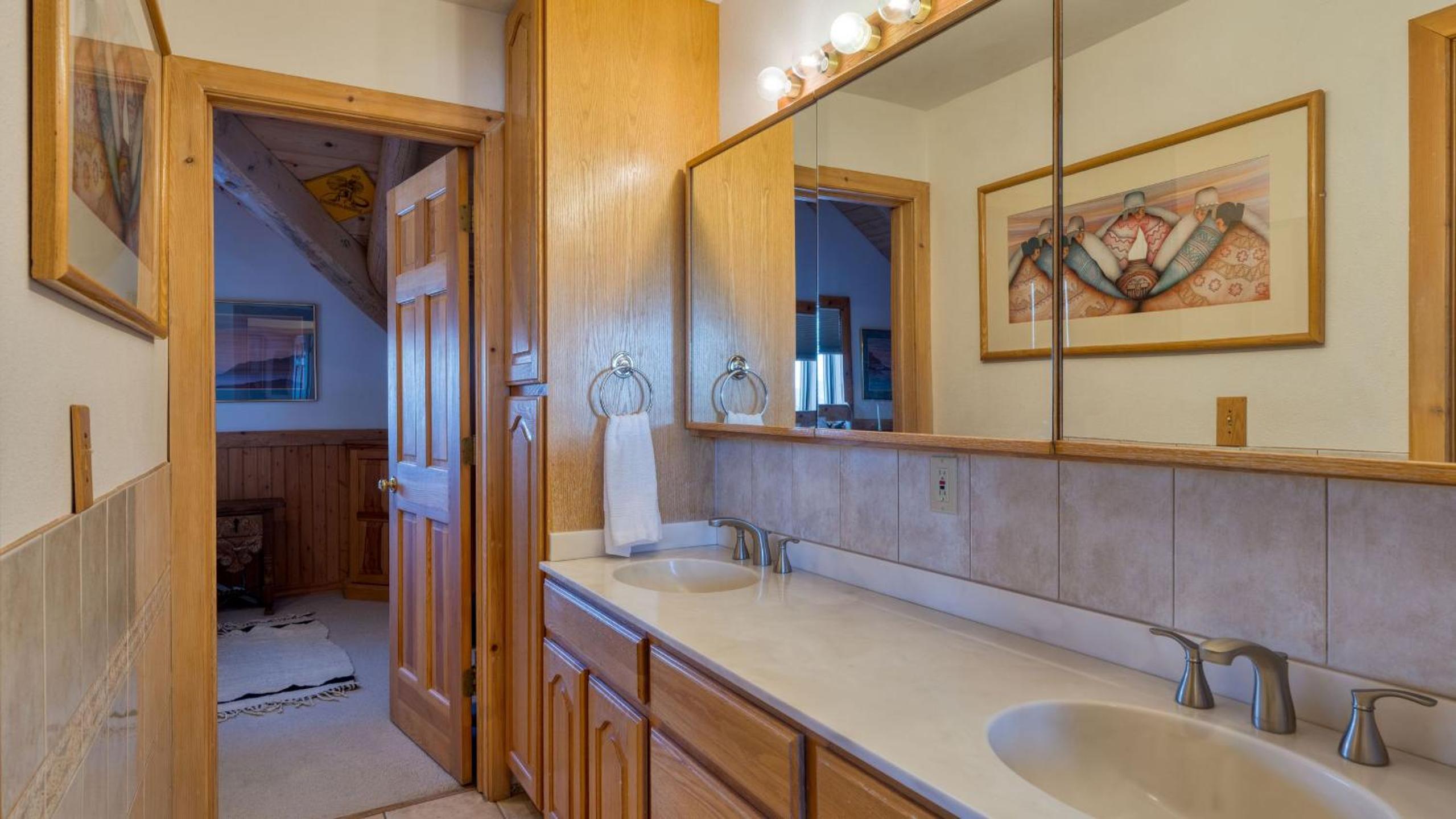 Sleeps 20 Secluded 7BDR Retreat on 71 Priv Acres Elkstone Lodge by AvantStay