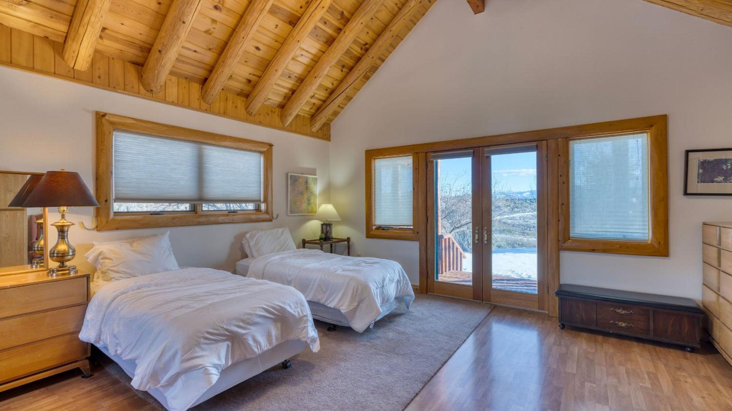 Sleeps 20 Secluded 7BDR Retreat on 71 Priv Acres Elkstone Lodge by AvantStay