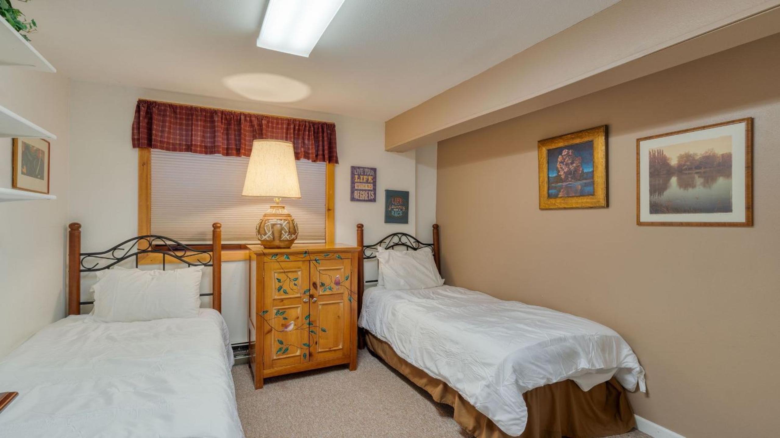 Sleeps 20 Secluded 7BDR Retreat on 71 Priv Acres Elkstone Lodge by AvantStay