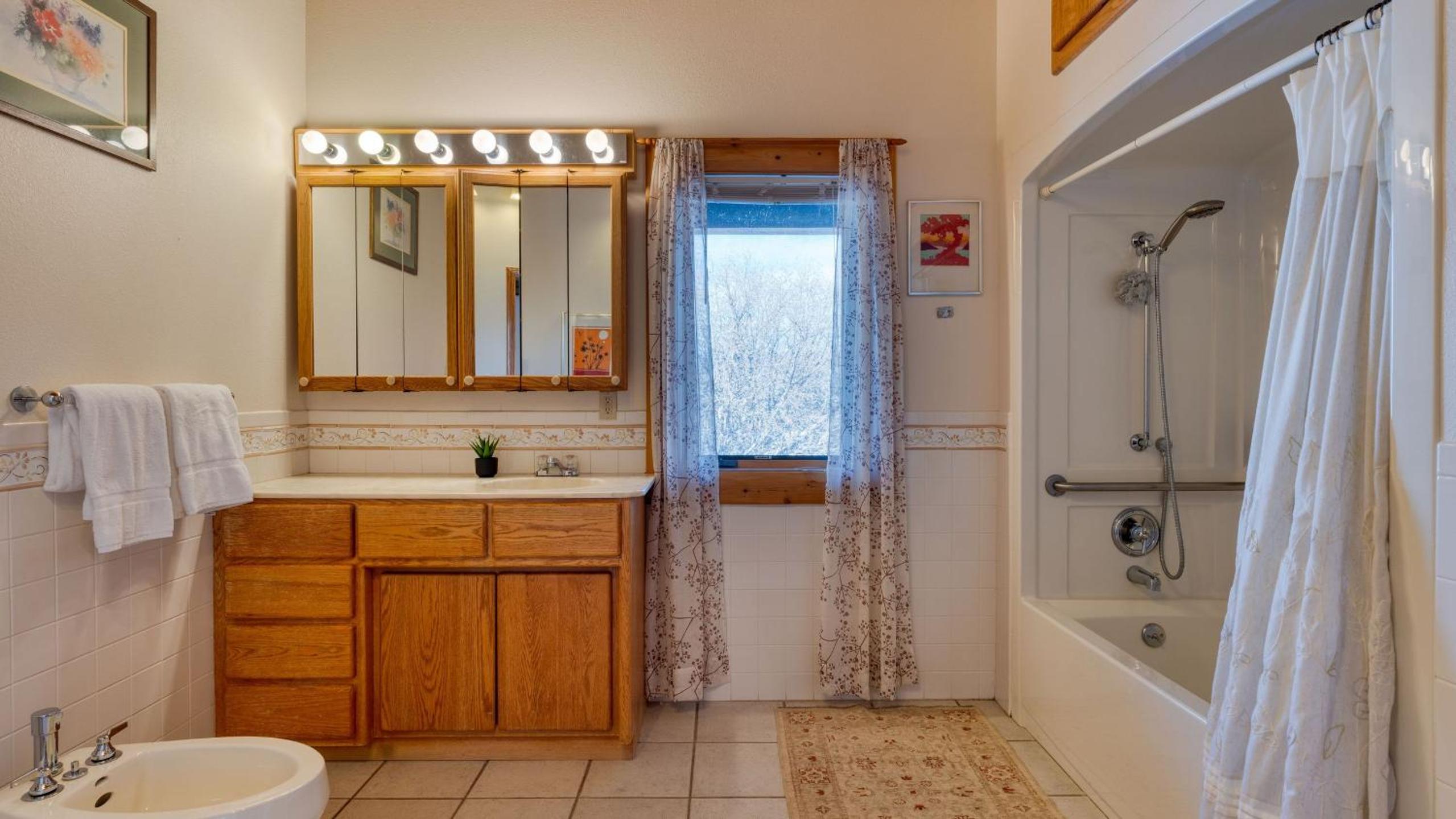 Sleeps 20 Secluded 7BDR Retreat on 71 Priv Acres Elkstone Lodge by AvantStay