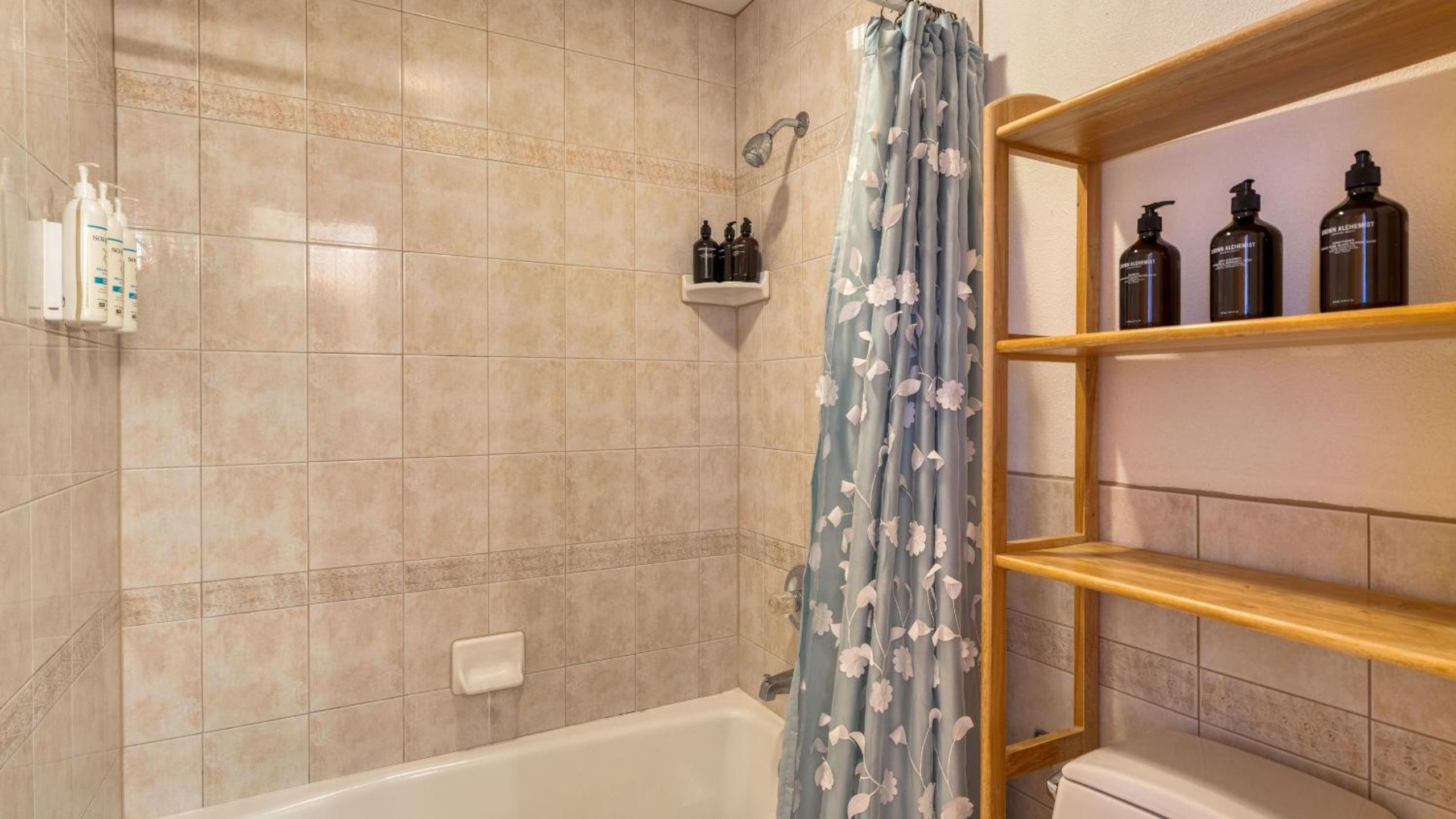 Sleeps 20 Secluded 7BDR Retreat on 71 Priv Acres Elkstone Lodge by AvantStay