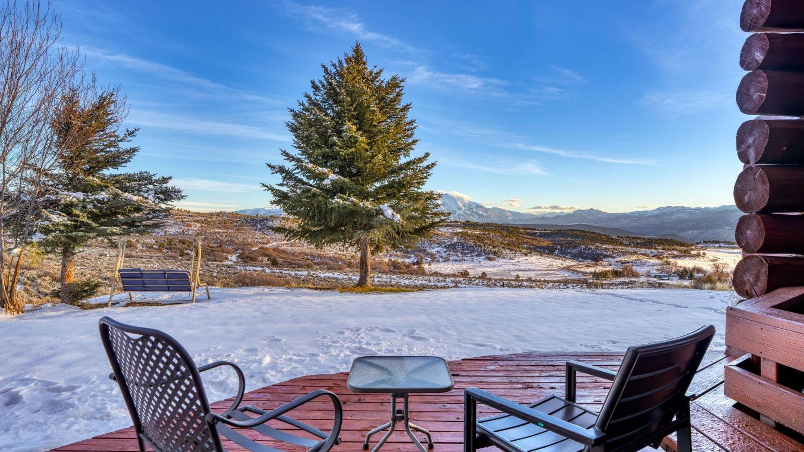 Sleeps 20 Secluded 7BDR Retreat on 71 Priv Acres Elkstone Lodge by AvantStay