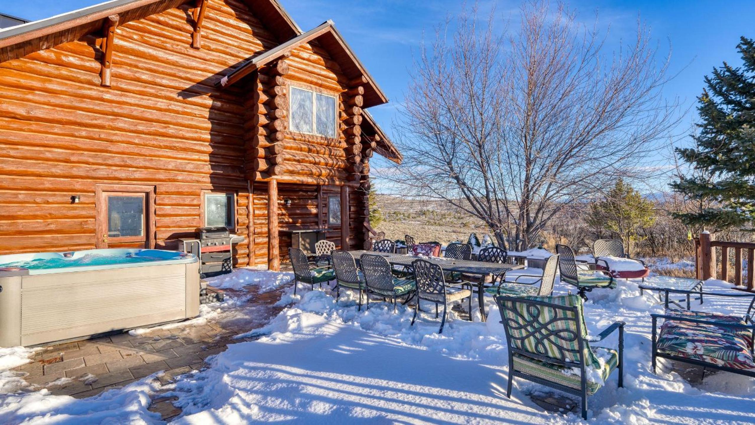 Sleeps 20 Secluded 7BDR Retreat on 71 Priv Acres Elkstone Lodge by AvantStay