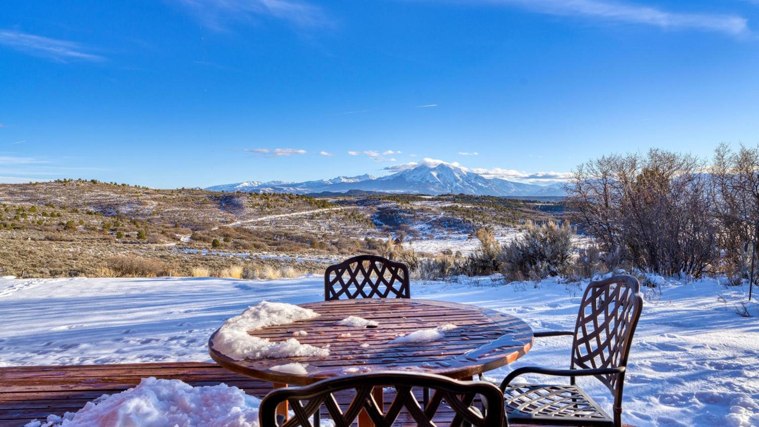 Sleeps 20 Secluded 7BDR Retreat on 71 Priv Acres Elkstone Lodge by AvantStay