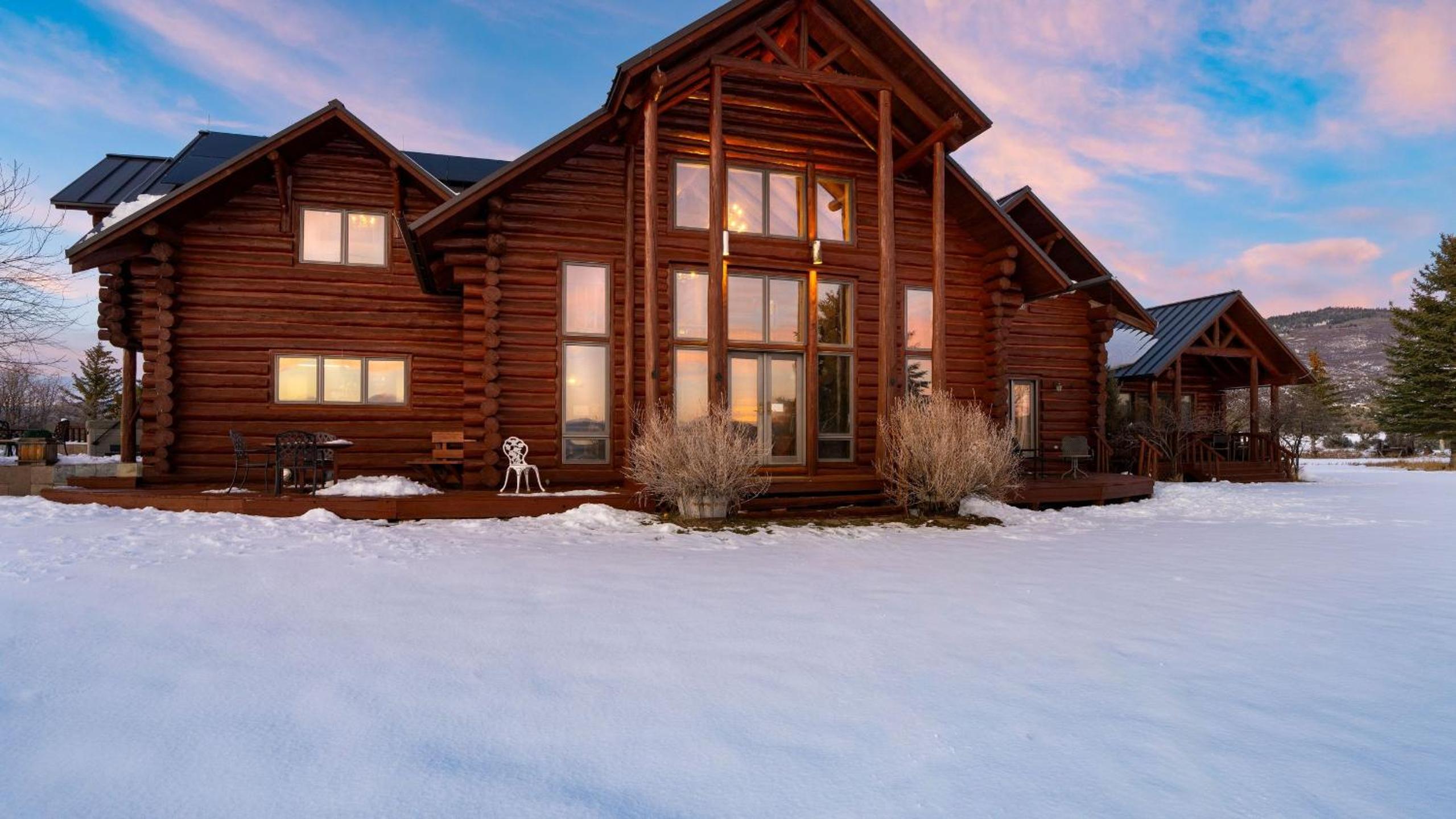 Sleeps 20 Secluded 7BDR Retreat on 71 Priv Acres Elkstone Lodge by AvantStay