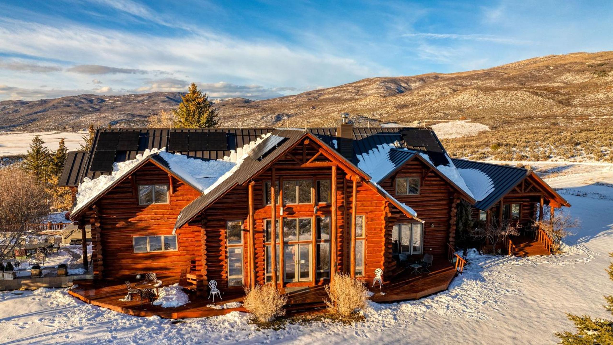Sleeps 20 Secluded 7BDR Retreat on 71 Priv Acres Elkstone Lodge by AvantStay