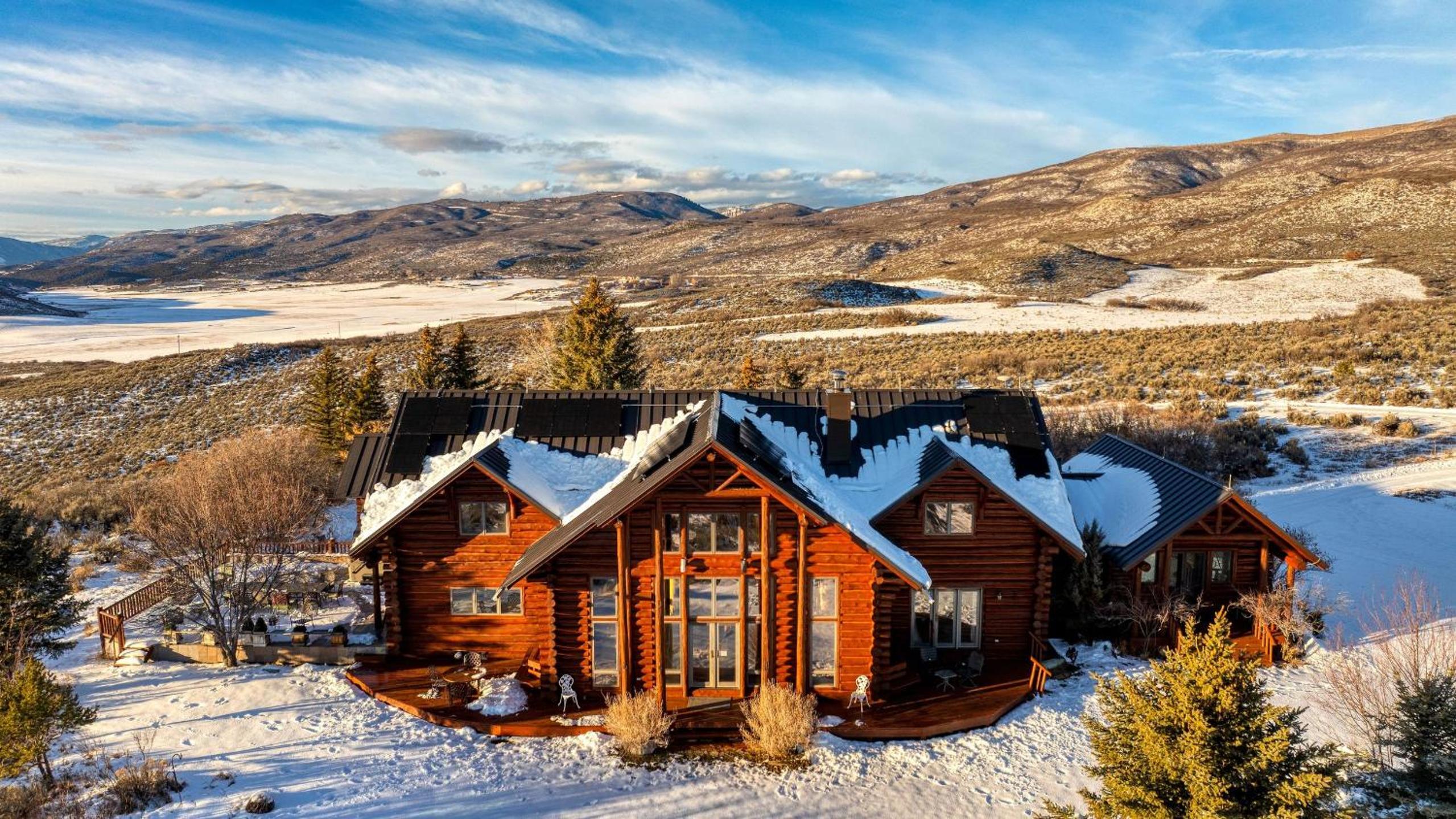 Sleeps 20 Secluded 7BDR Retreat on 71 Priv Acres Elkstone Lodge by AvantStay