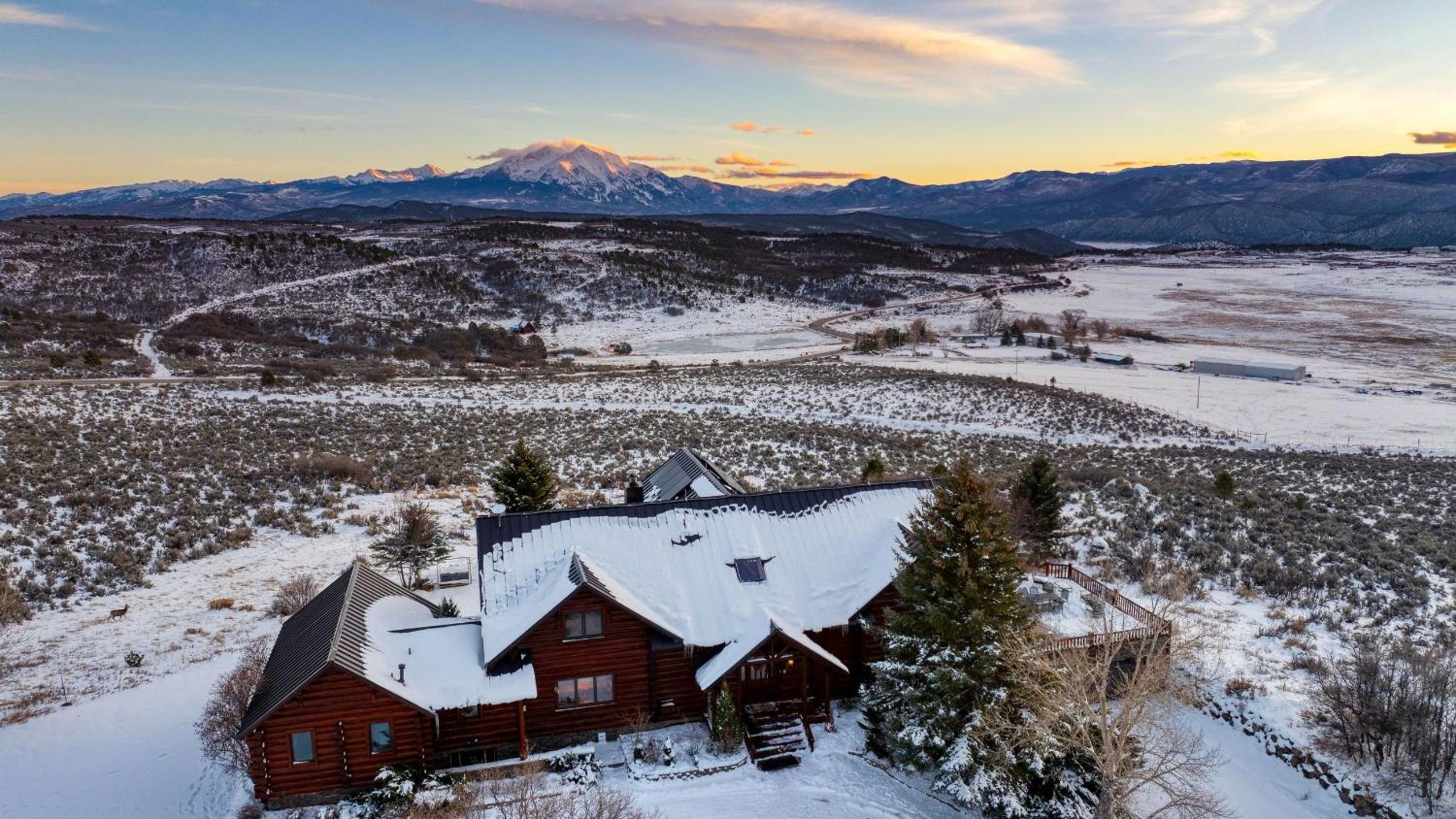 Sleeps 20 Secluded 7BDR Retreat on 71 Priv Acres Elkstone Lodge by AvantStay