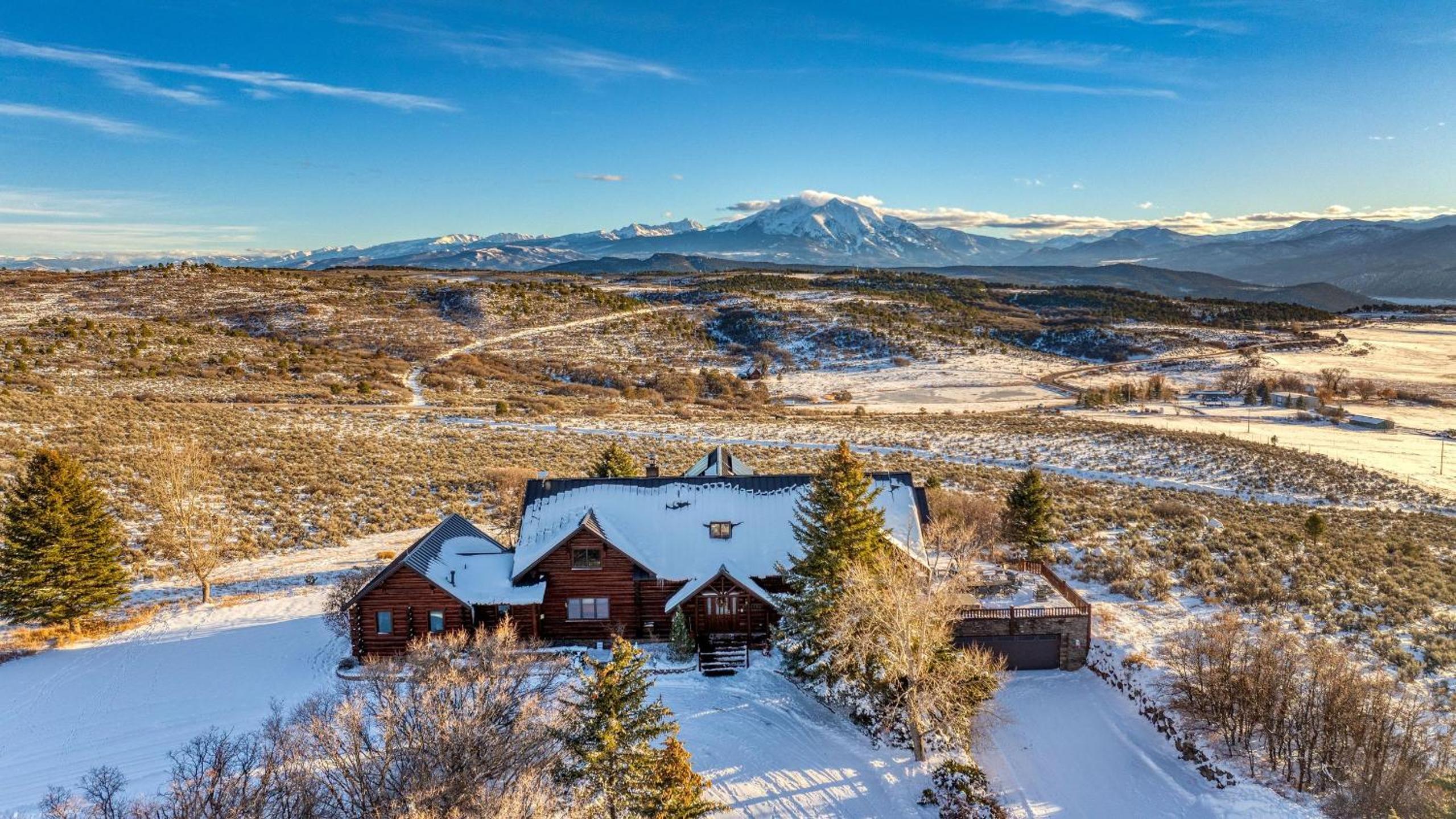 Sleeps 20 Secluded 7BDR Retreat on 71 Priv Acres Elkstone Lodge by AvantStay