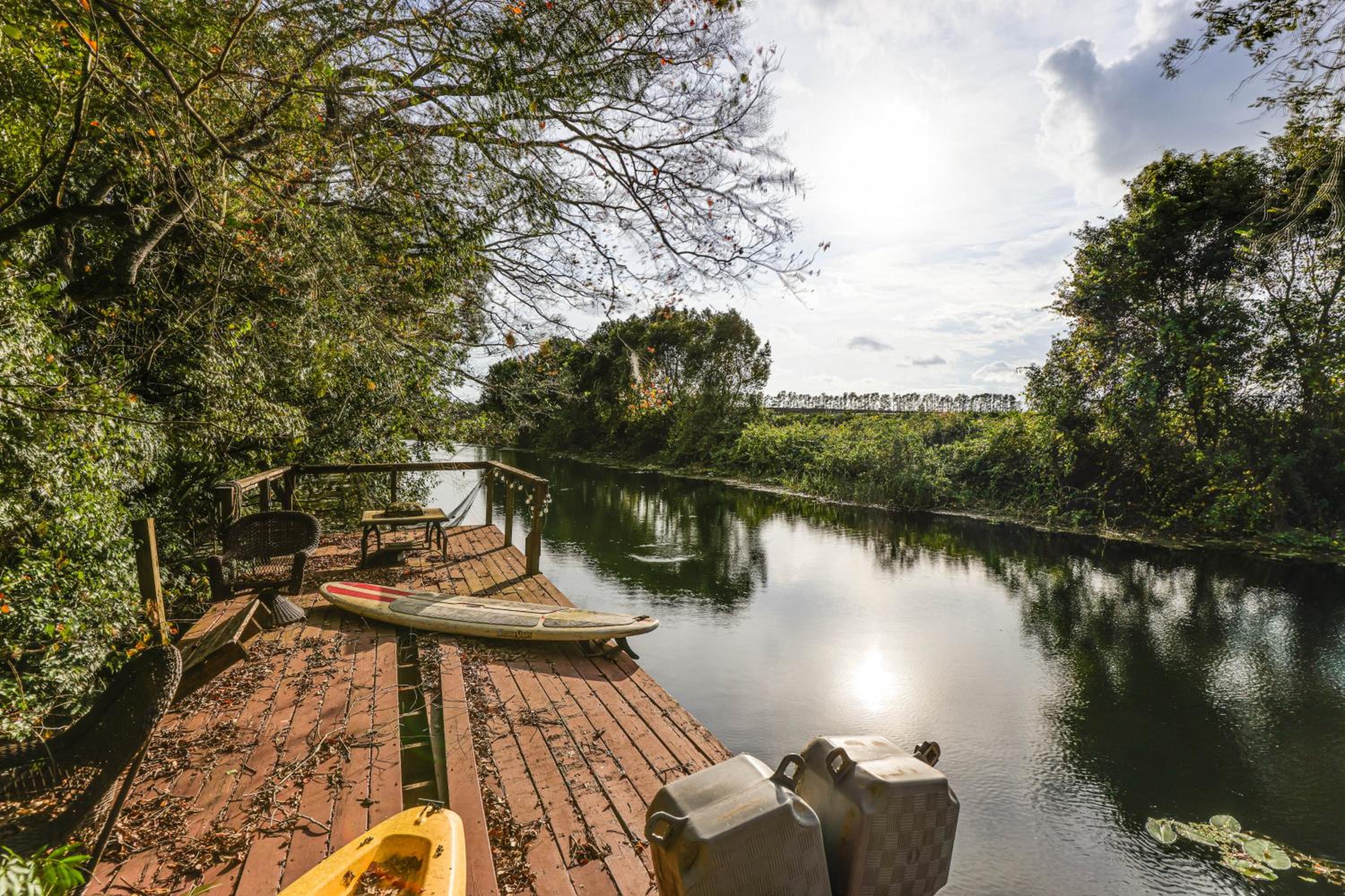 Canal-Front Retreat with Hot Tub and Dock in Tavares