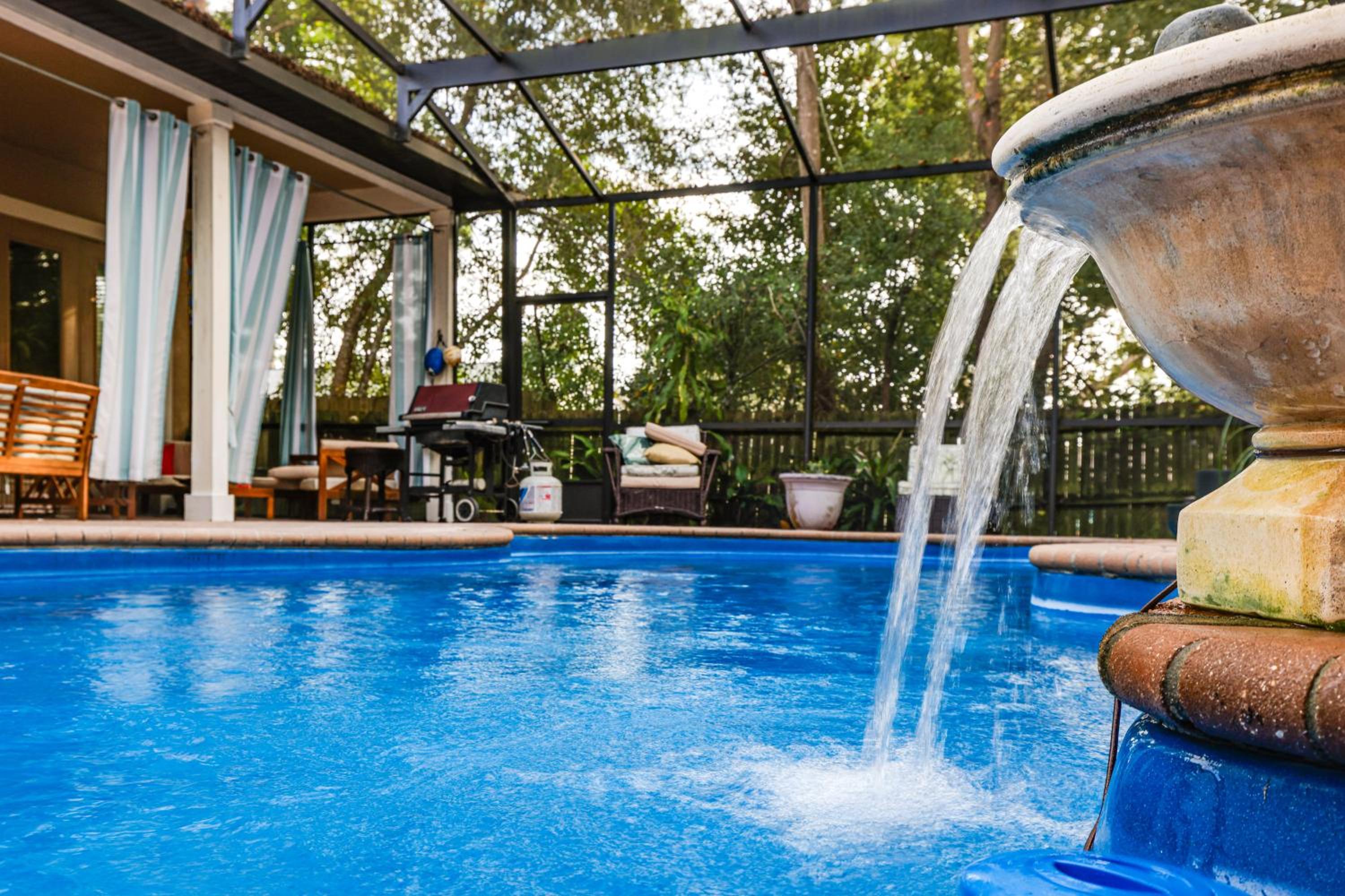 Canal-Front Retreat with Hot Tub and Dock in Tavares