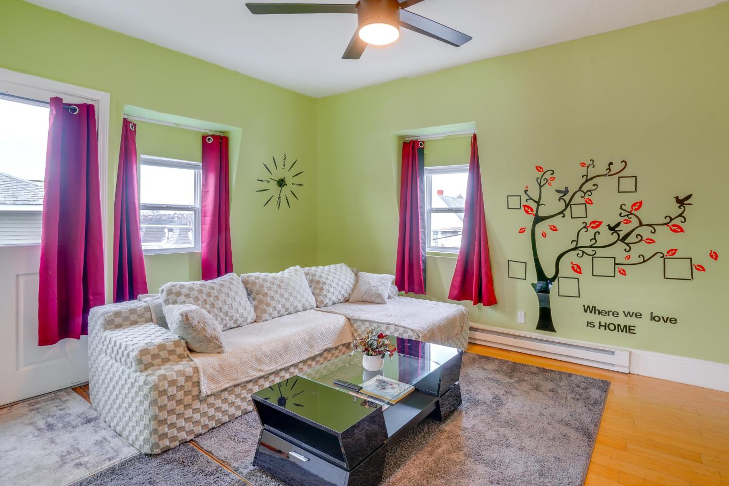 Apt in Historic Lynn Neighborhood 2 Mi to Beach!