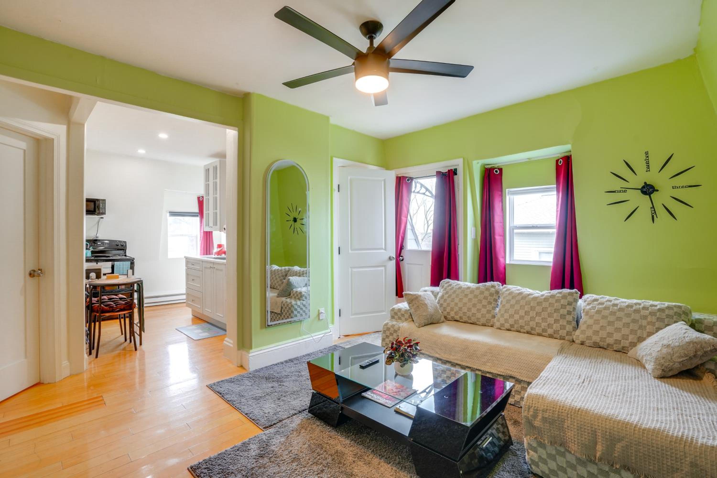 Apt in Historic Lynn Neighborhood 2 Mi to Beach!