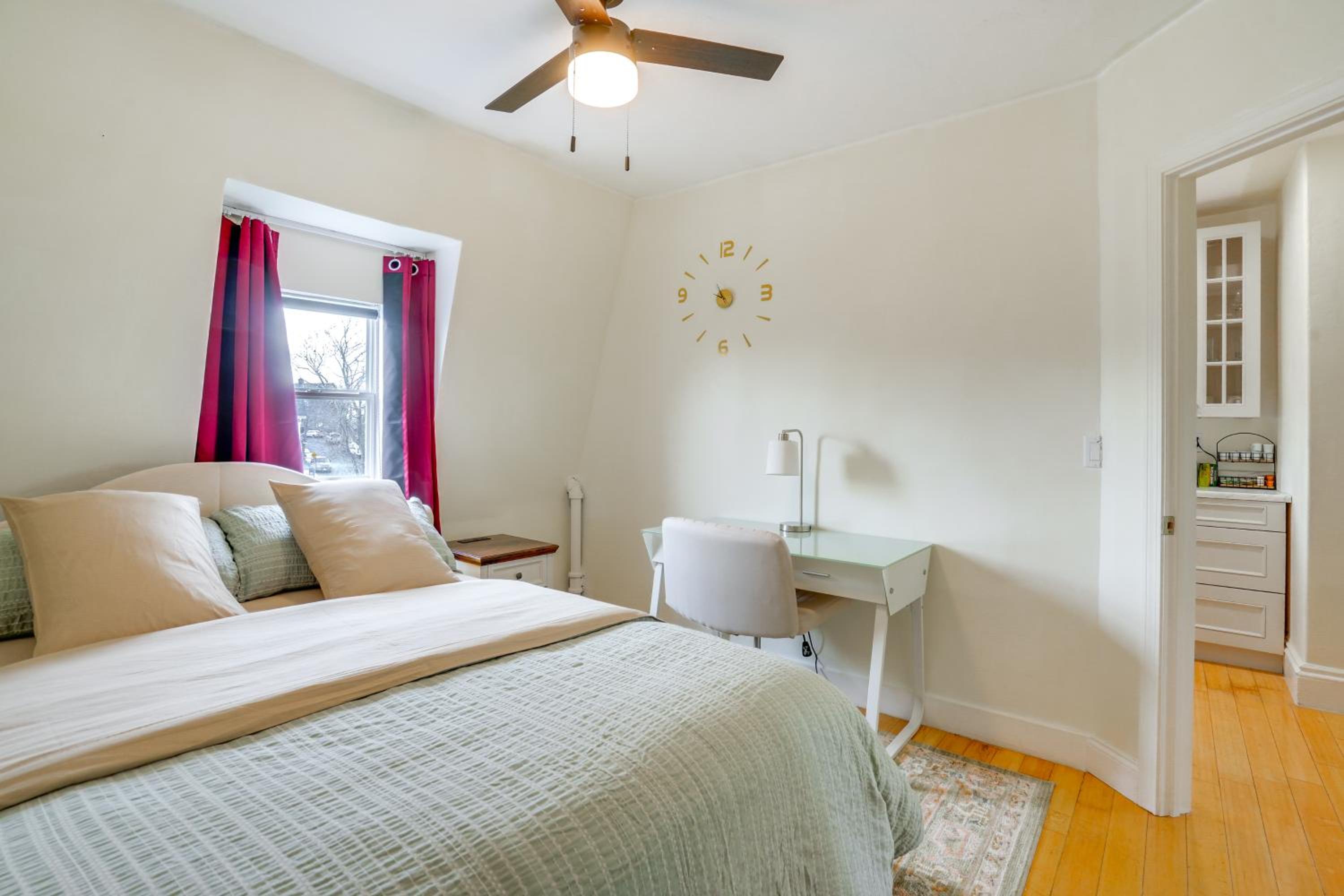 Apt in Historic Lynn Neighborhood 2 Mi to Beach!