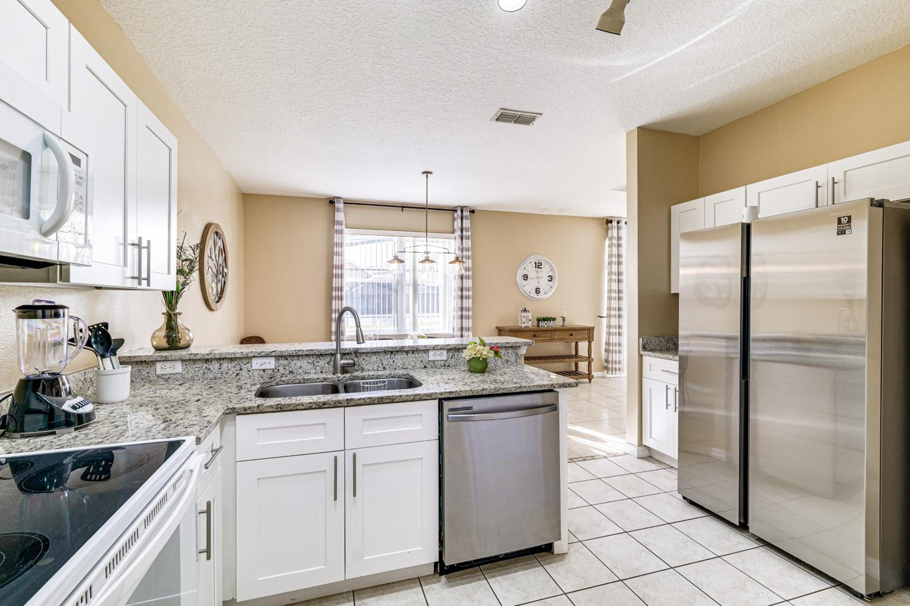 9 Mi to Disney Davenport Home with Pool and Game Room