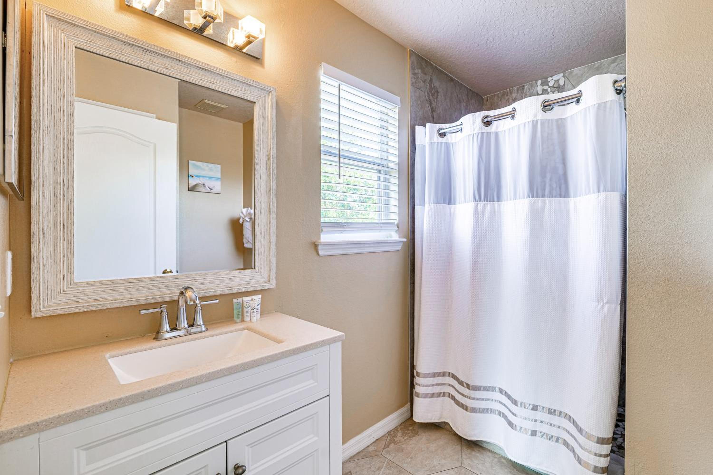 9 Mi to Disney Davenport Home with Pool and Game Room