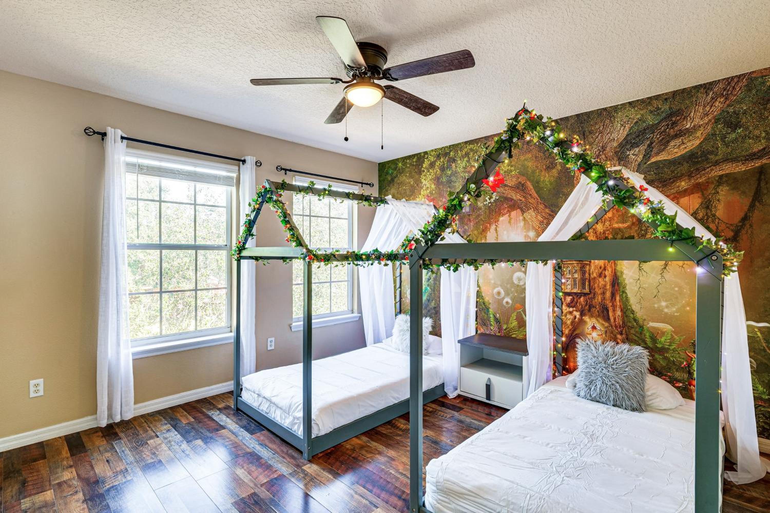 9 Mi to Disney Davenport Home with Pool and Game Room
