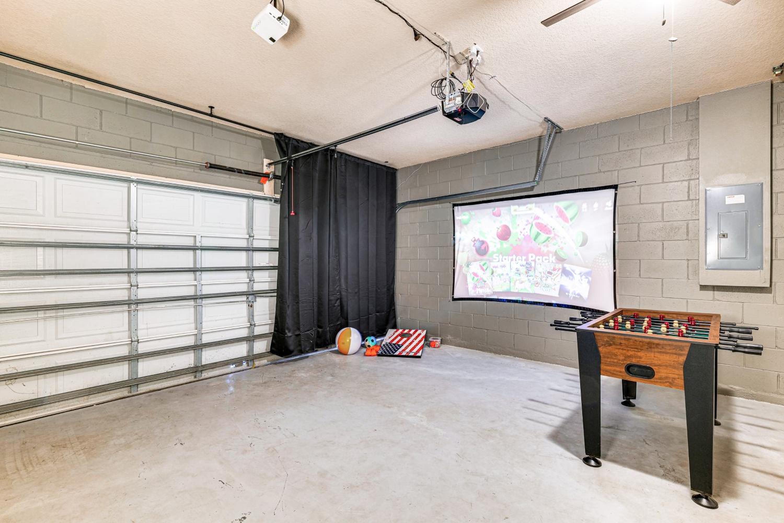 9 Mi to Disney Davenport Home with Pool and Game Room