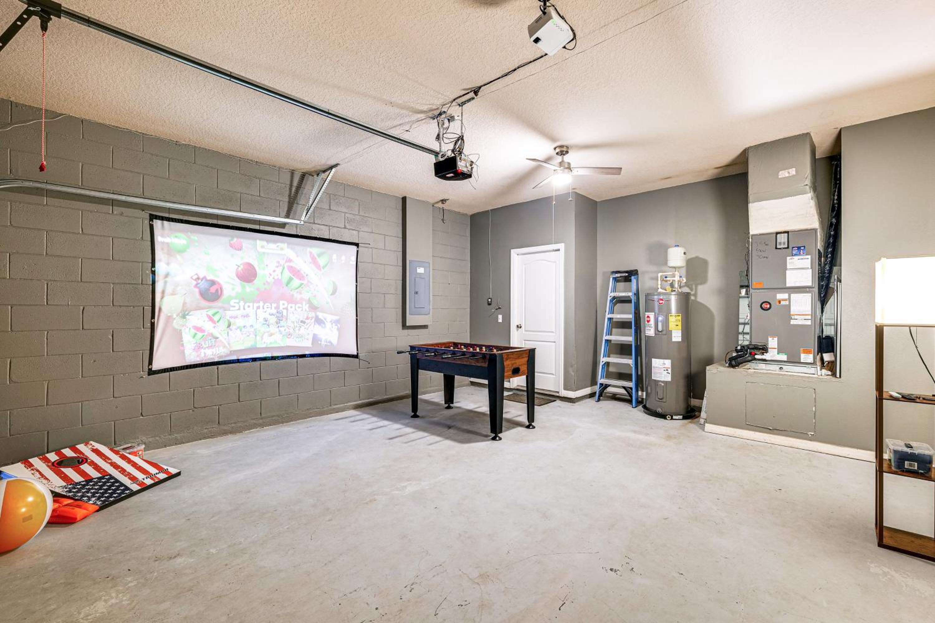 9 Mi to Disney Davenport Home with Pool and Game Room