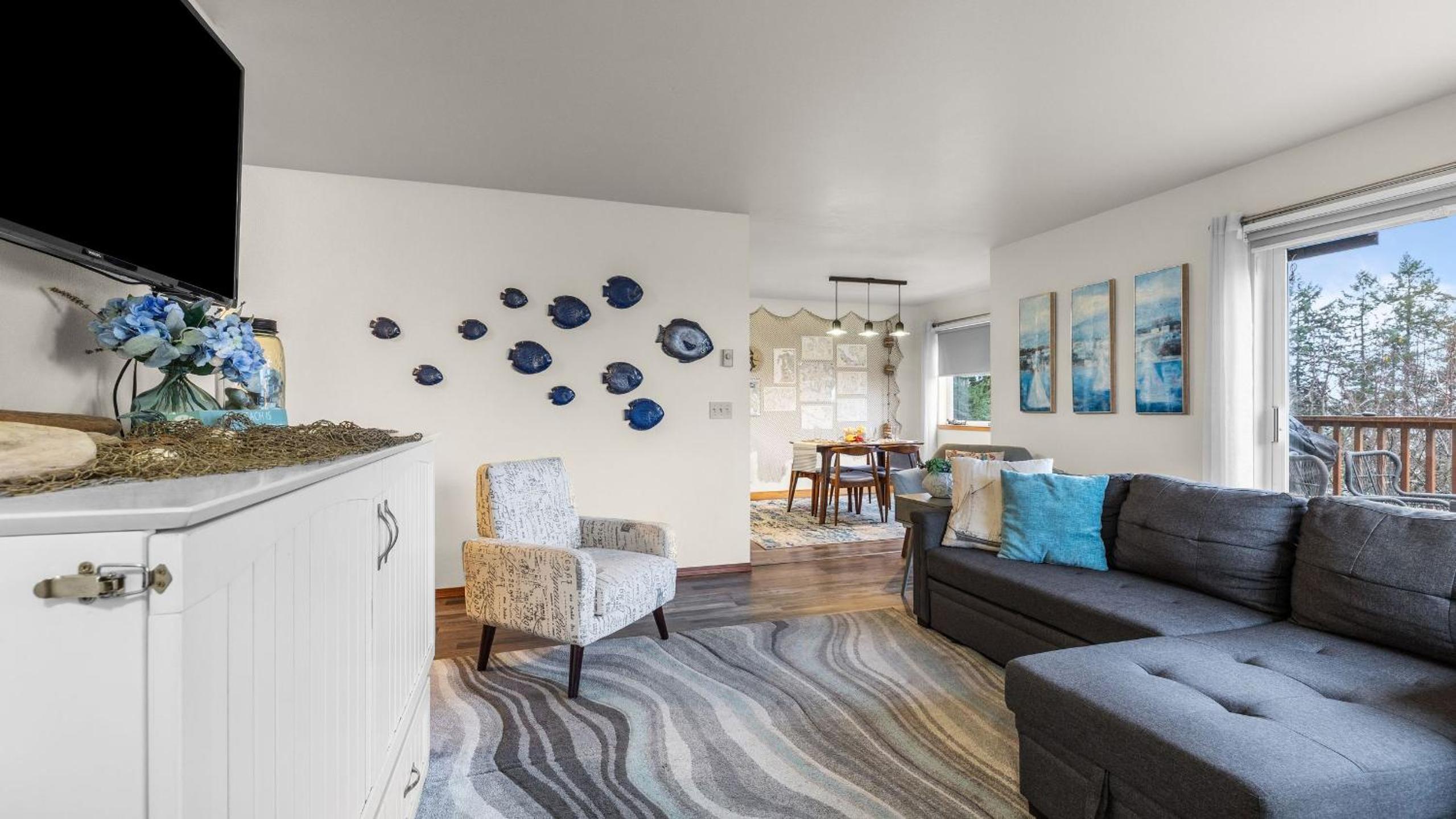 Cozy Whidbey Island Home Near Langley Waterfront Dining Tideview by Avantstay