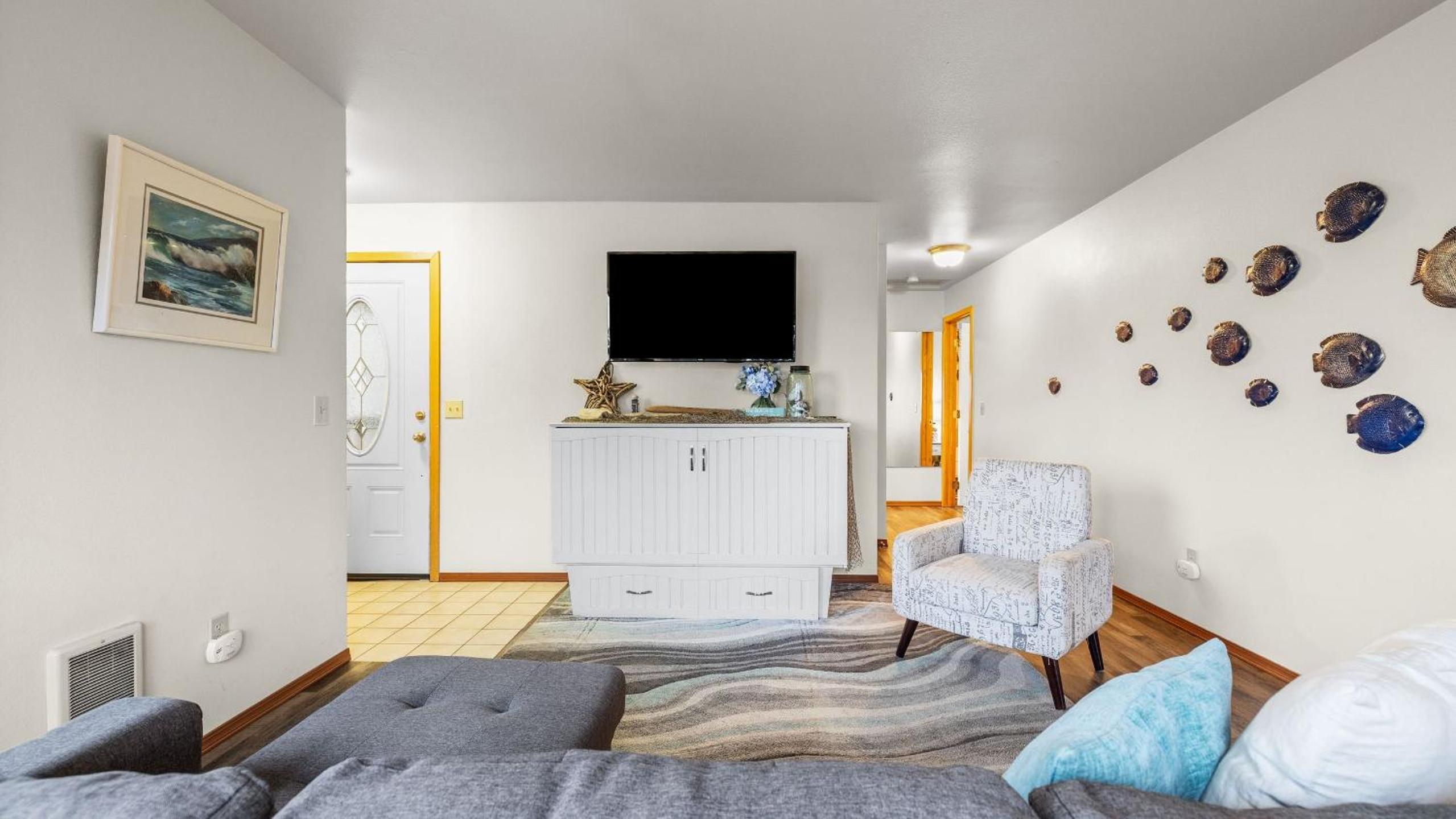 Cozy Whidbey Island Home Near Langley Waterfront Dining Tideview by Avantstay