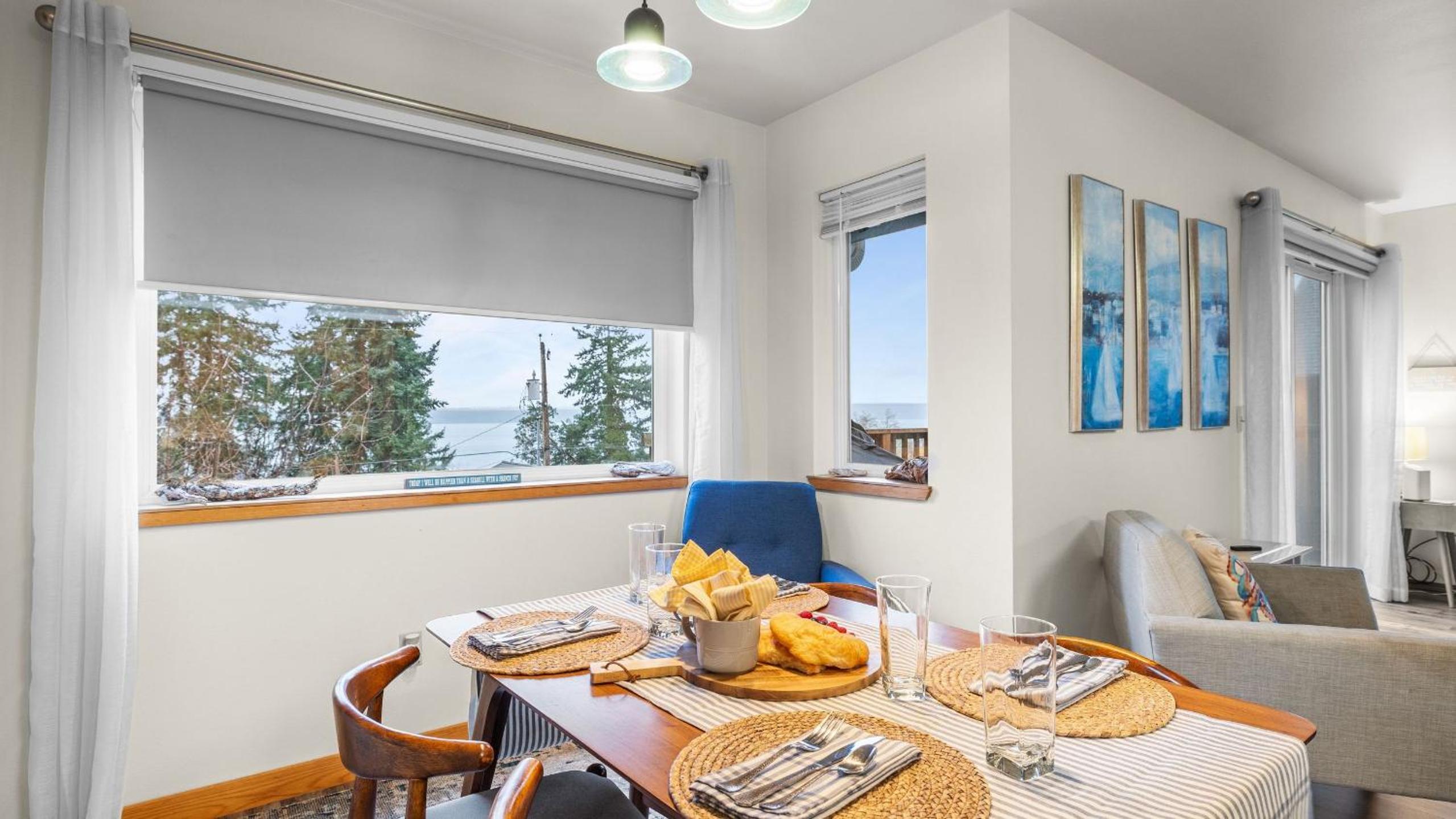 Cozy Whidbey Island Home Near Langley Waterfront Dining Tideview by Avantstay