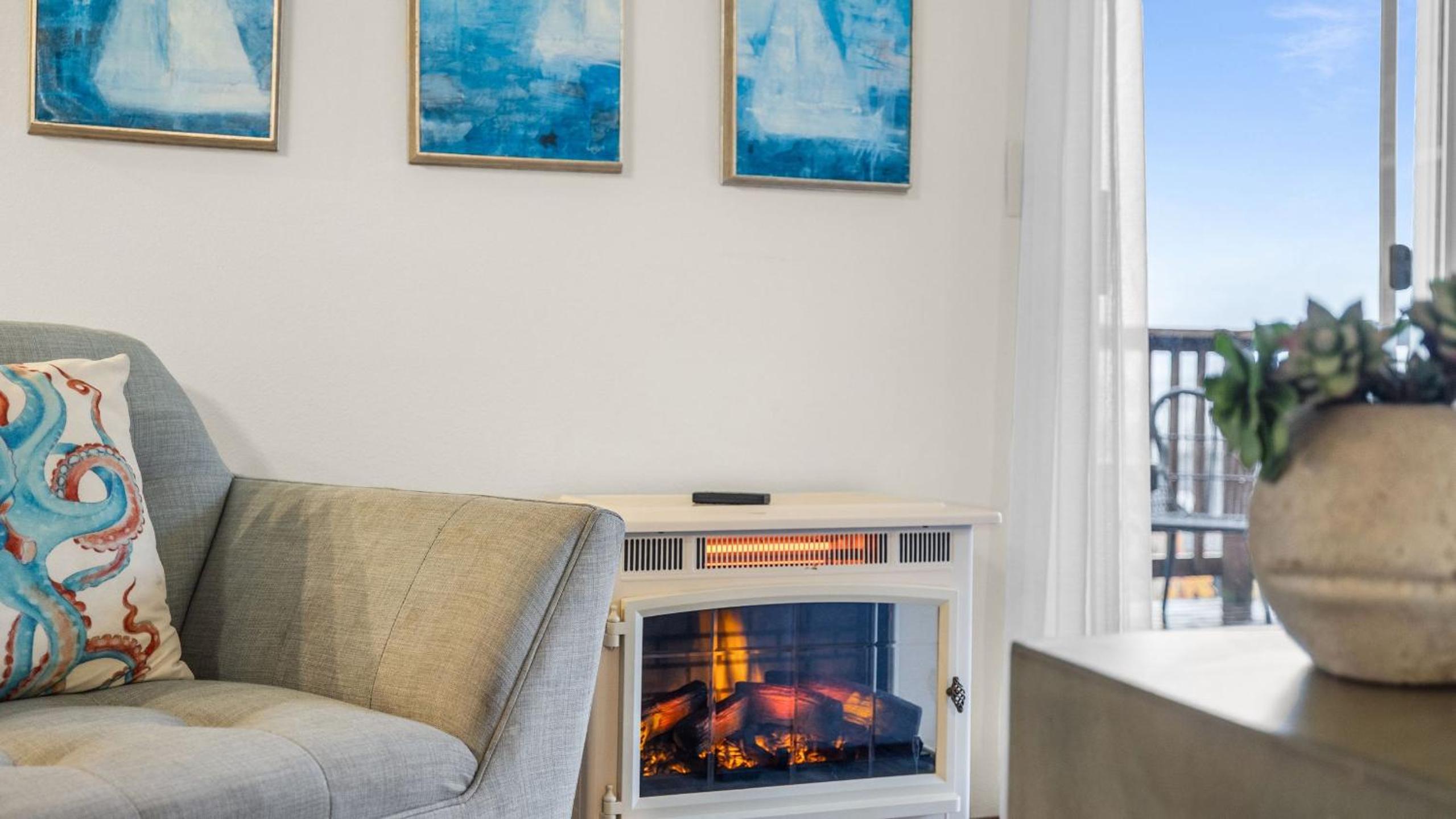 Cozy Whidbey Island Home Near Langley Waterfront Dining Tideview by Avantstay