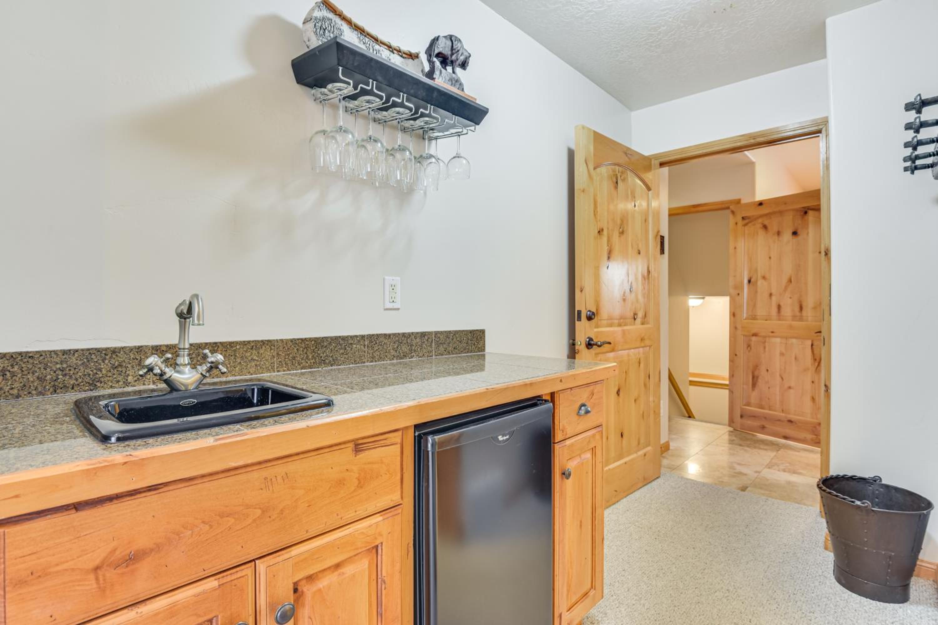 Eden Utah Ski Retreat Near Slopes, Golf and Pool!