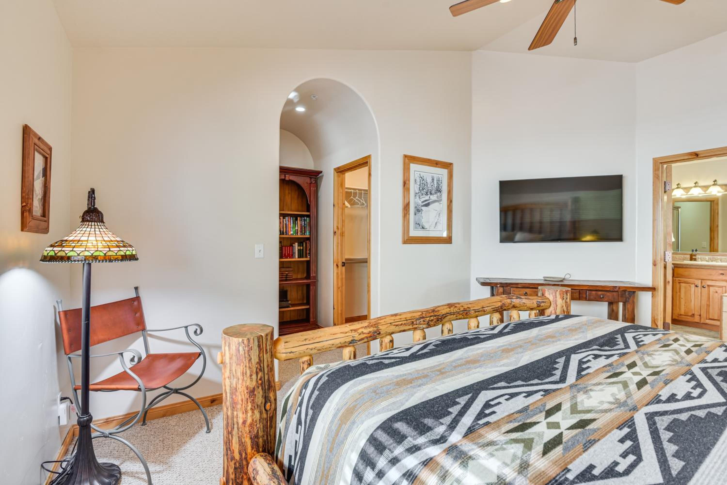 Eden Utah Ski Retreat Near Slopes, Golf and Pool!