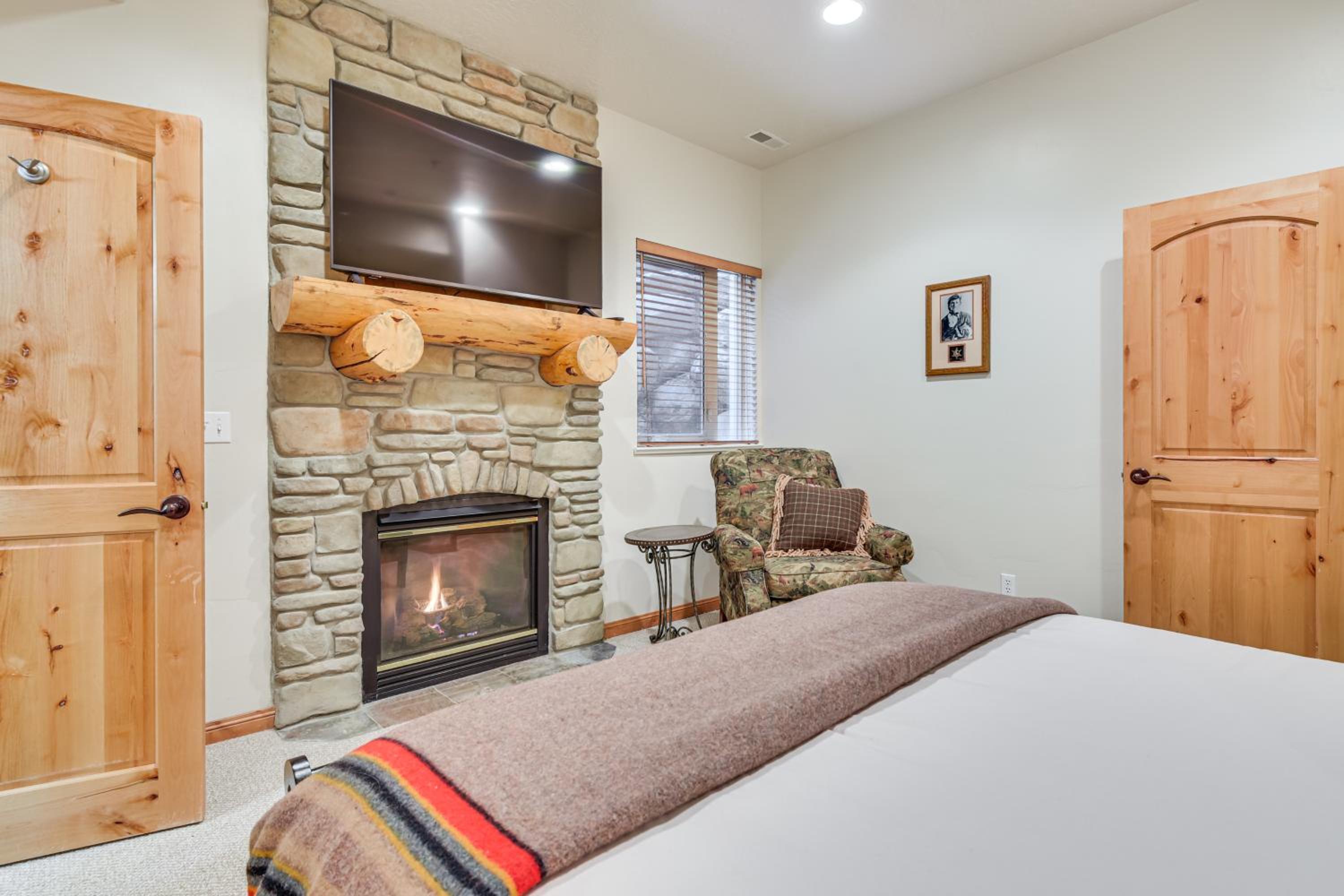 Eden Utah Ski Retreat Near Slopes, Golf and Pool!