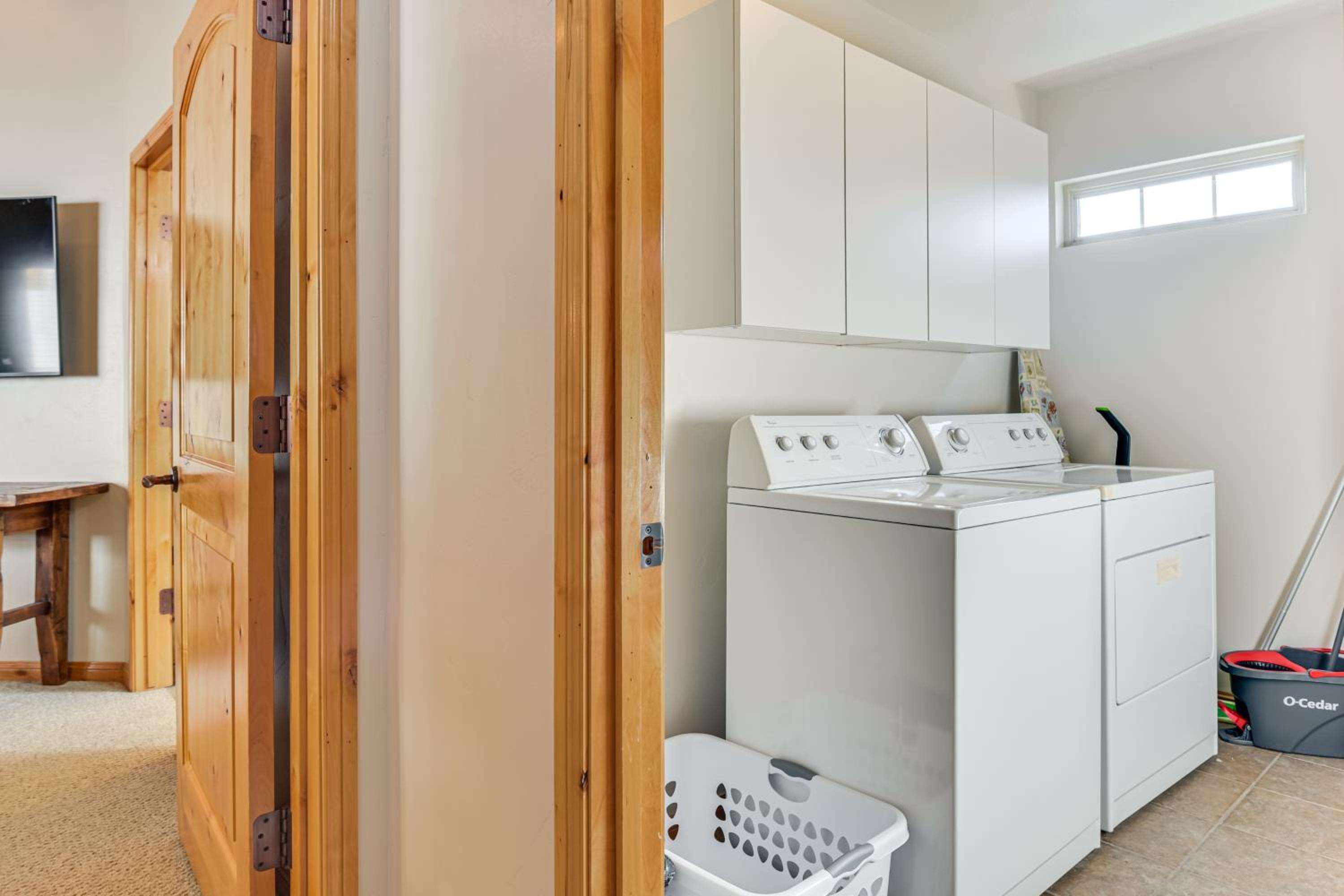 Eden Utah Ski Retreat Near Slopes, Golf and Pool!