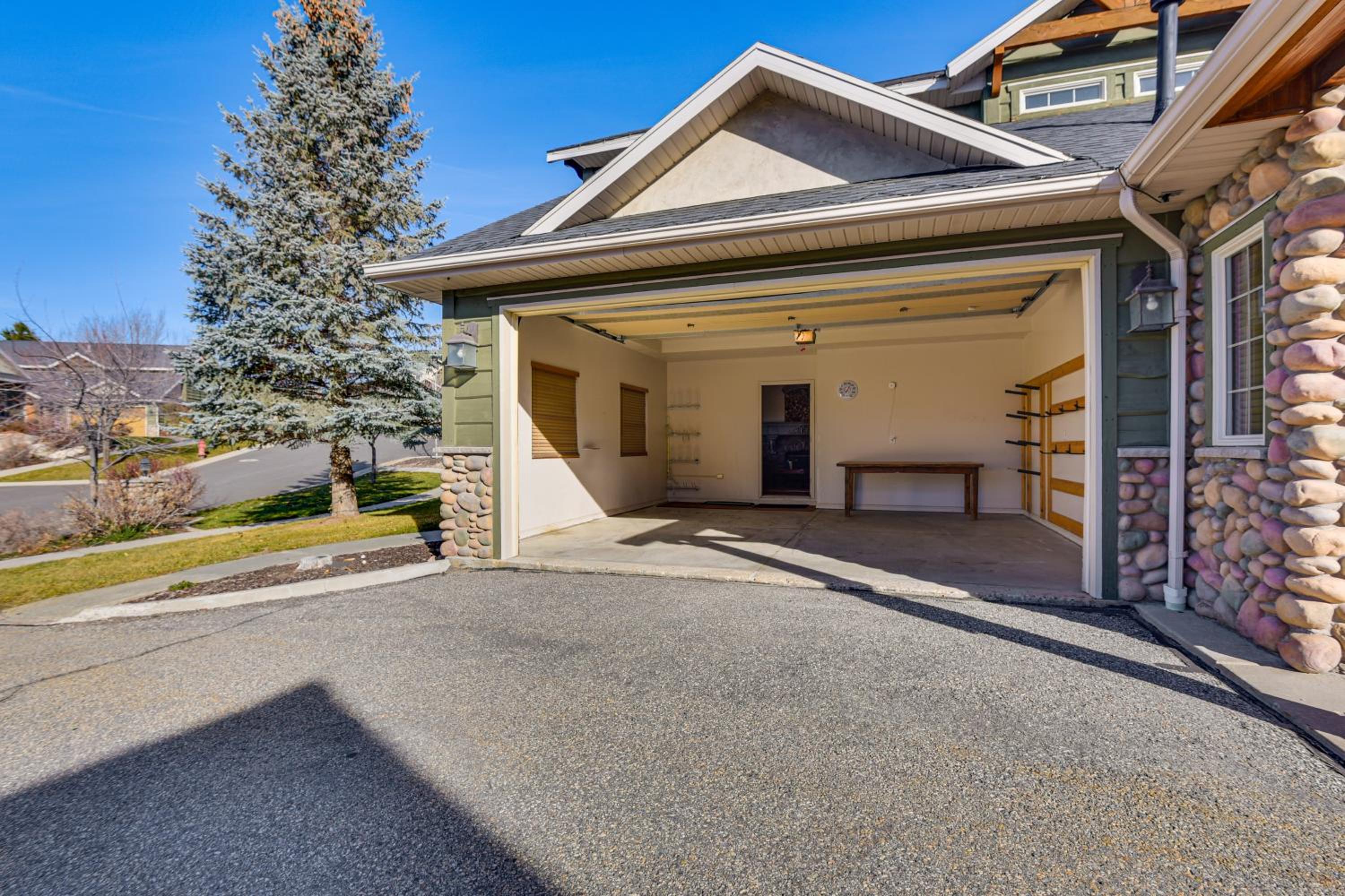 Eden Utah Ski Retreat Near Slopes, Golf and Pool!