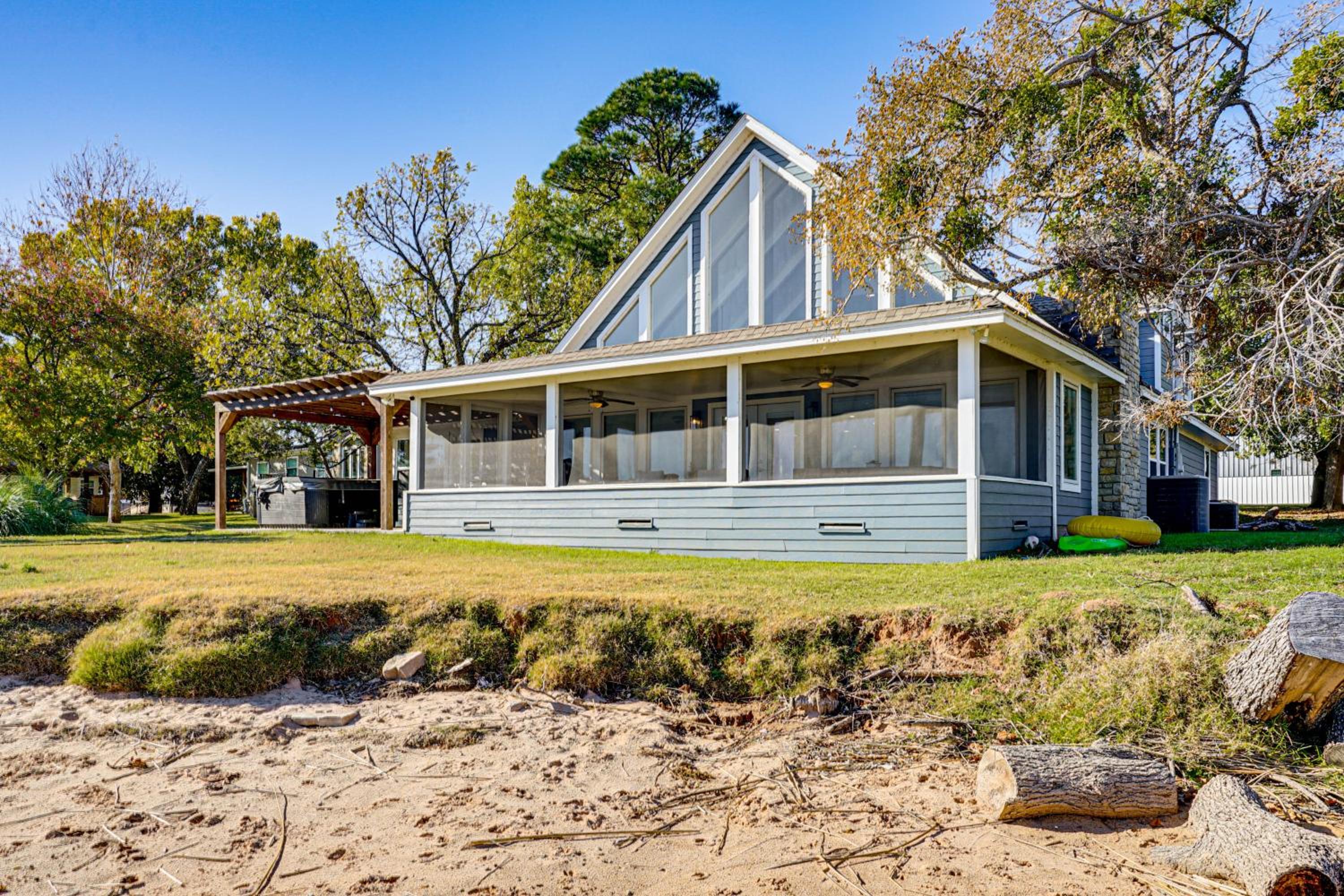 Private Sandy Shore! Possum Kingdom Lake House