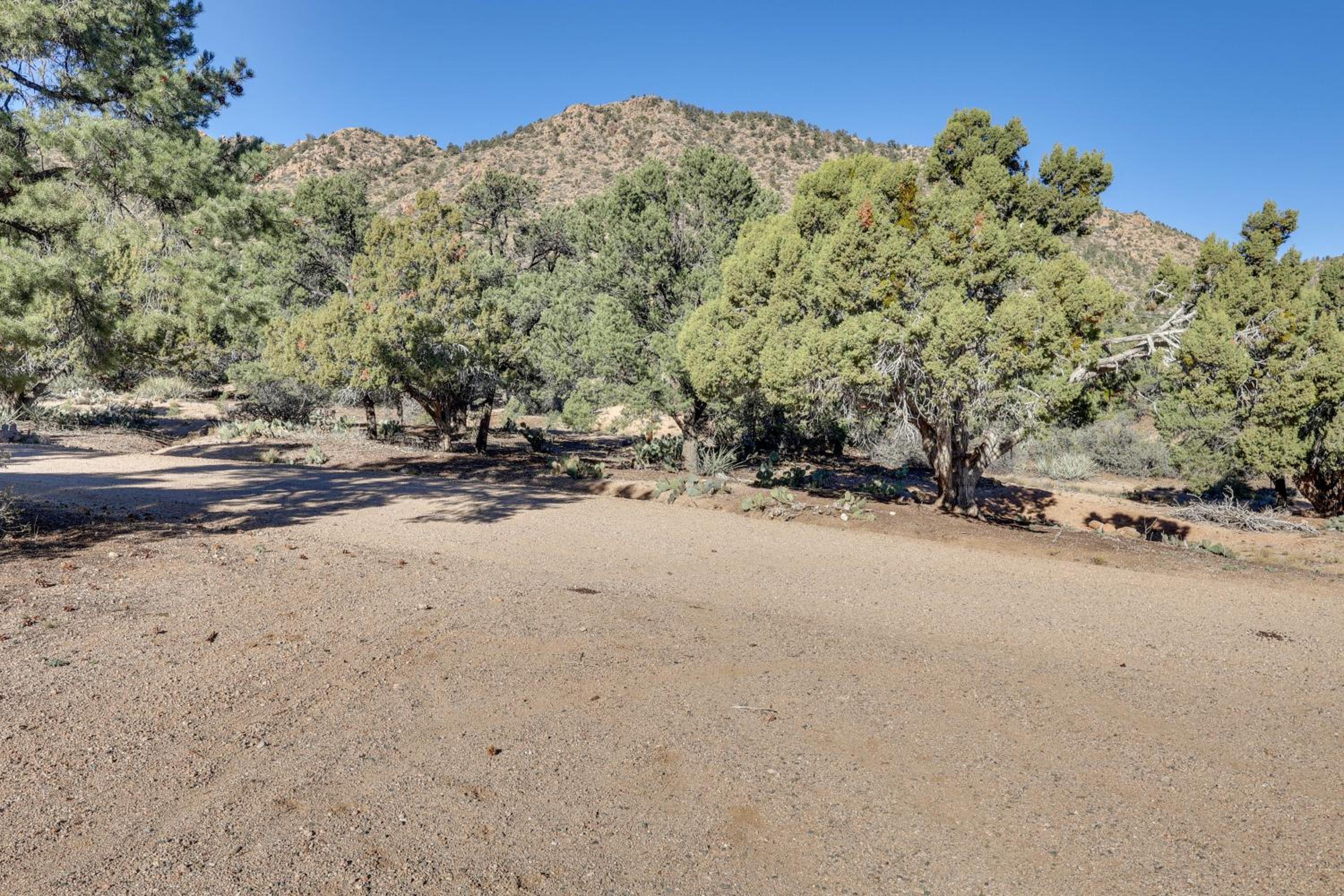 Hualapai Mtn Views on 2 Acres Thunderhead Home