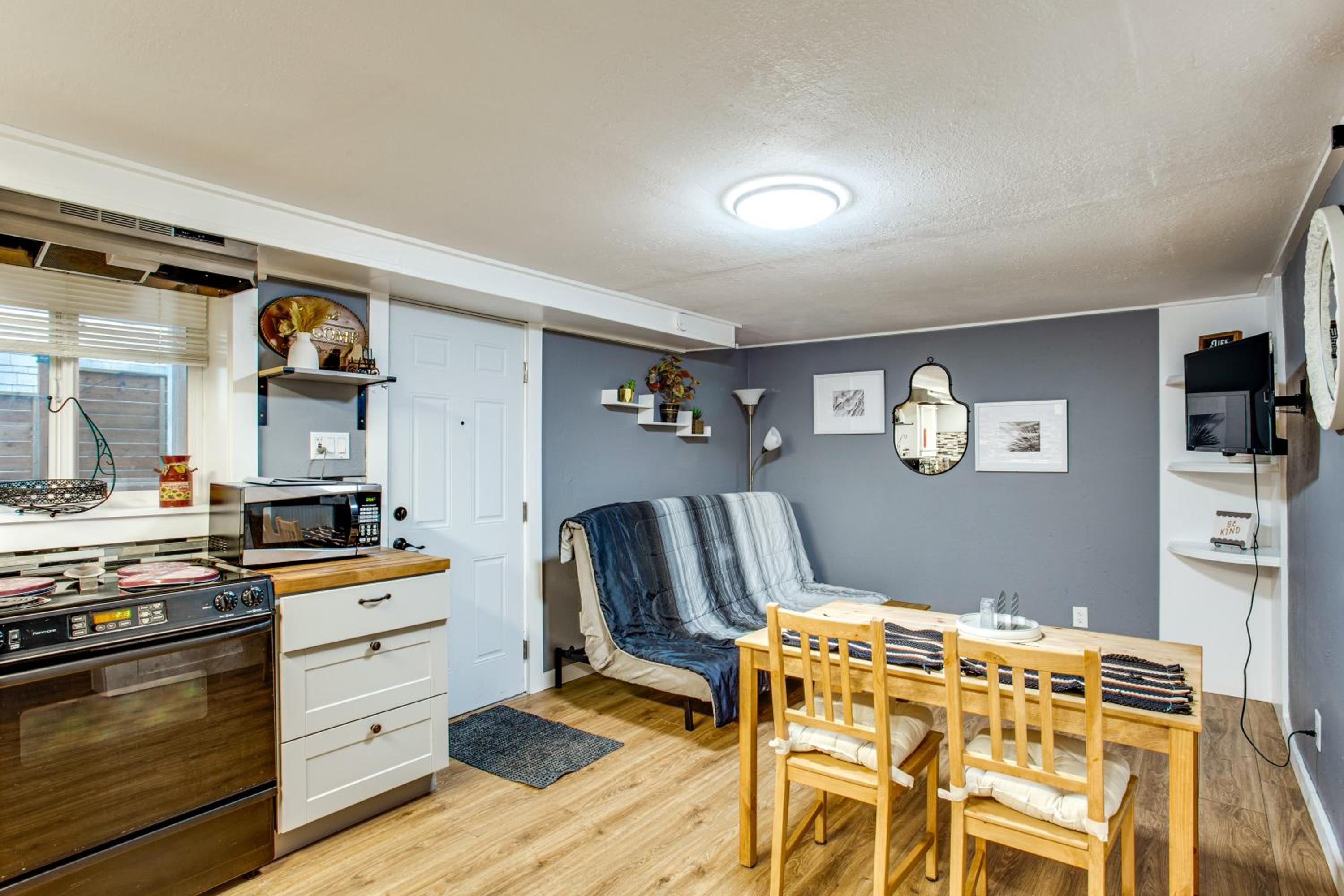 3 Mi to Puget Sound Lakefront Gem with Patio!