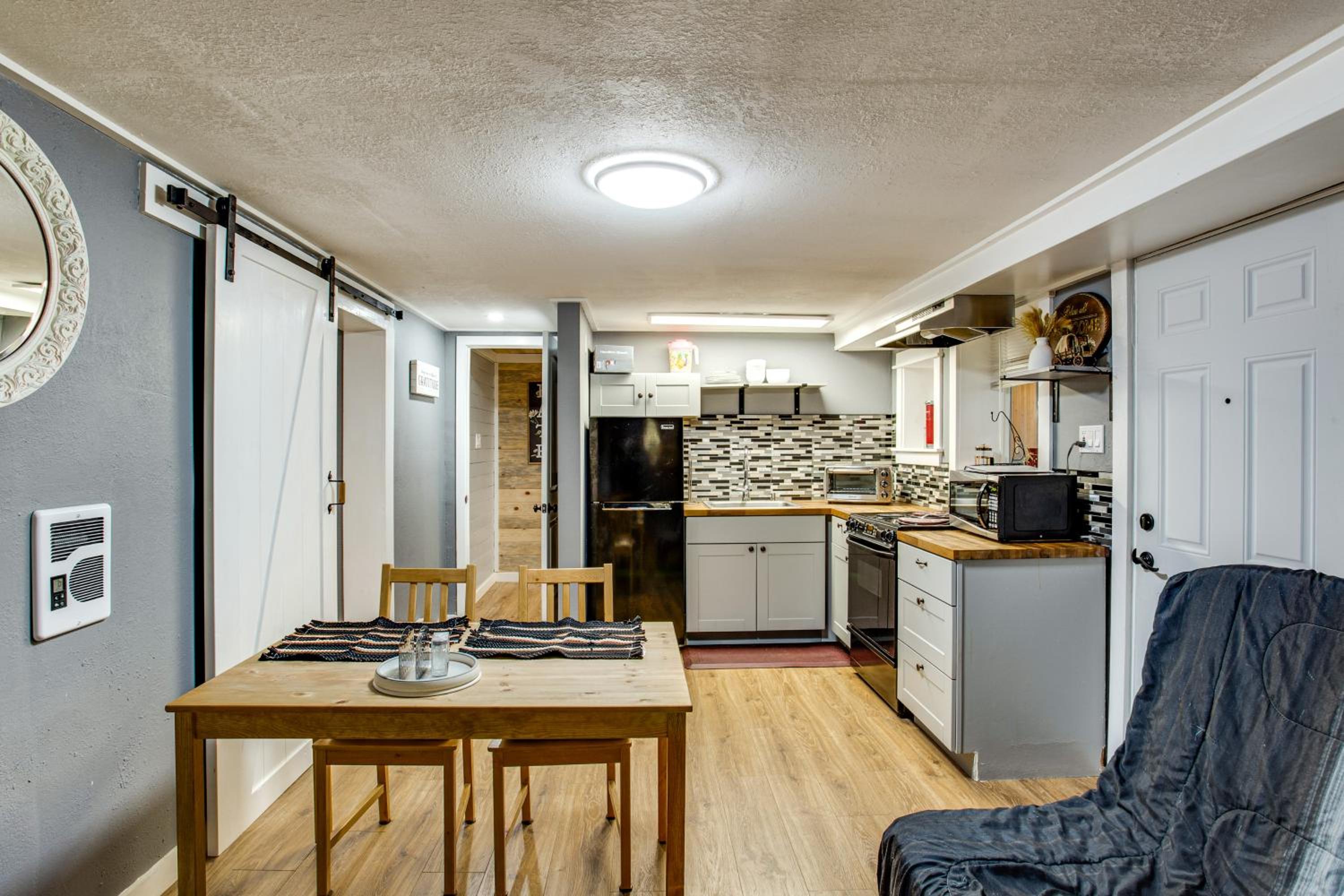 3 Mi to Puget Sound Lakefront Gem with Patio!