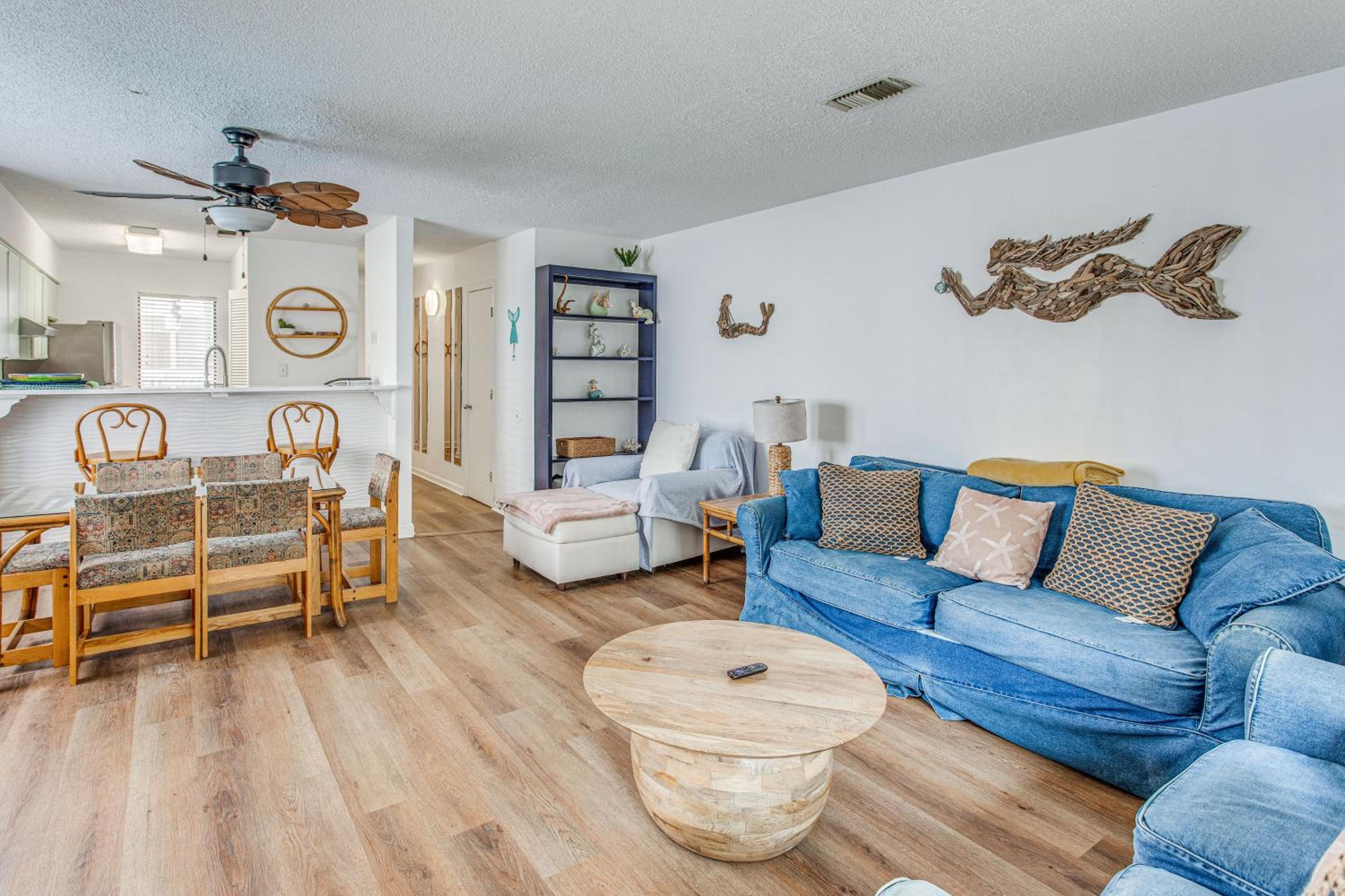 Golf, Explore and Walk to Shore! Myrtle Beach Unit