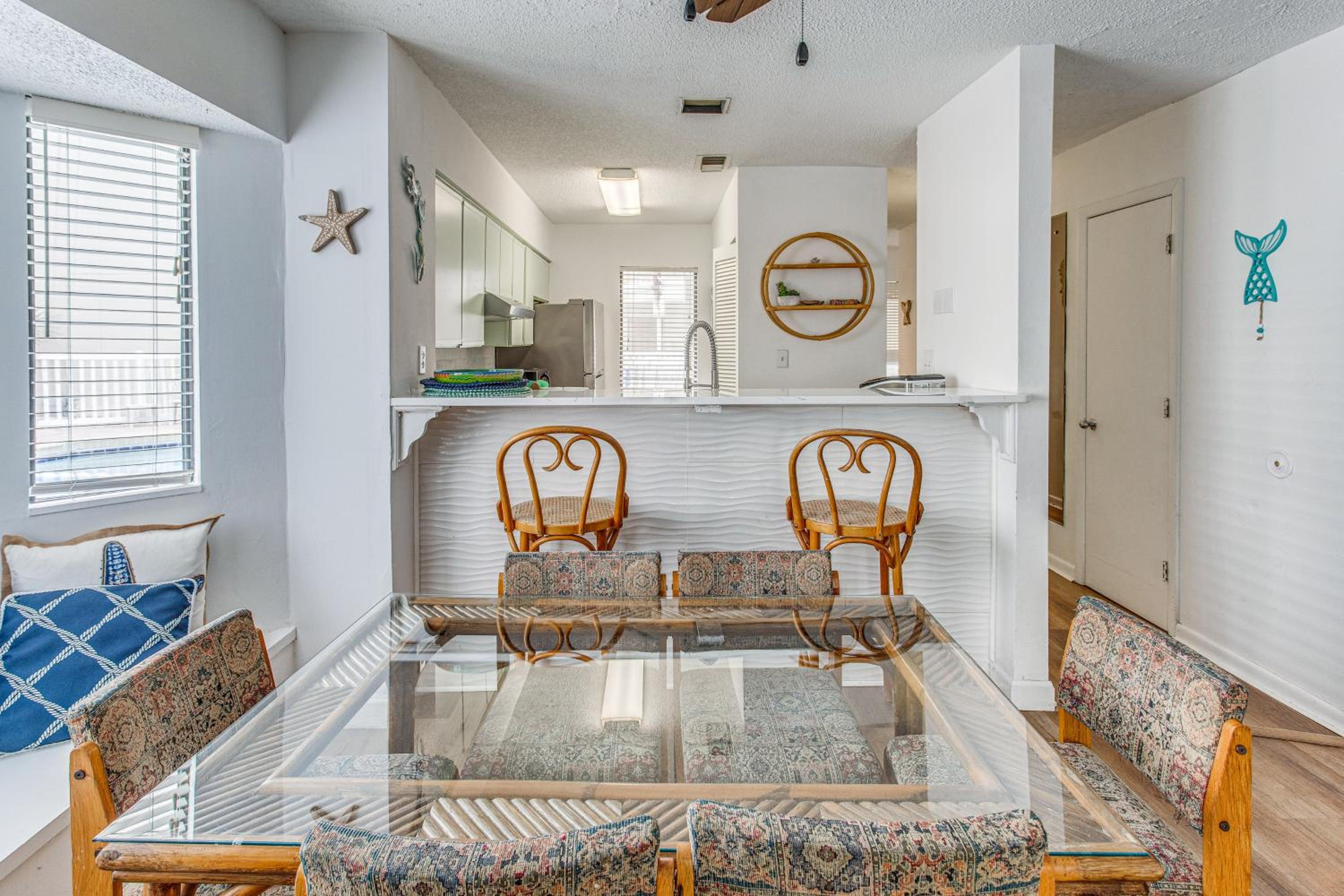 Golf, Explore and Walk to Shore! Myrtle Beach Unit