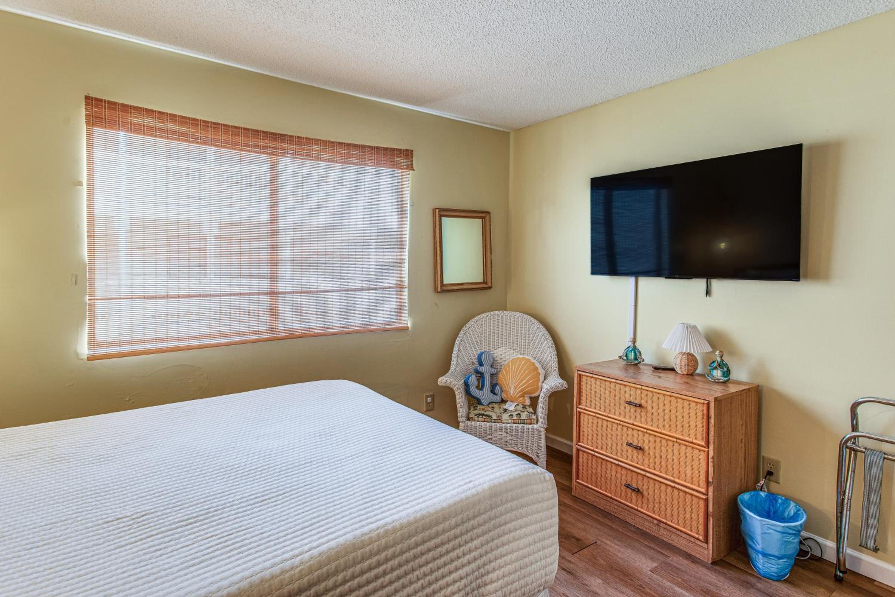 Golf, Explore and Walk to Shore! Myrtle Beach Unit